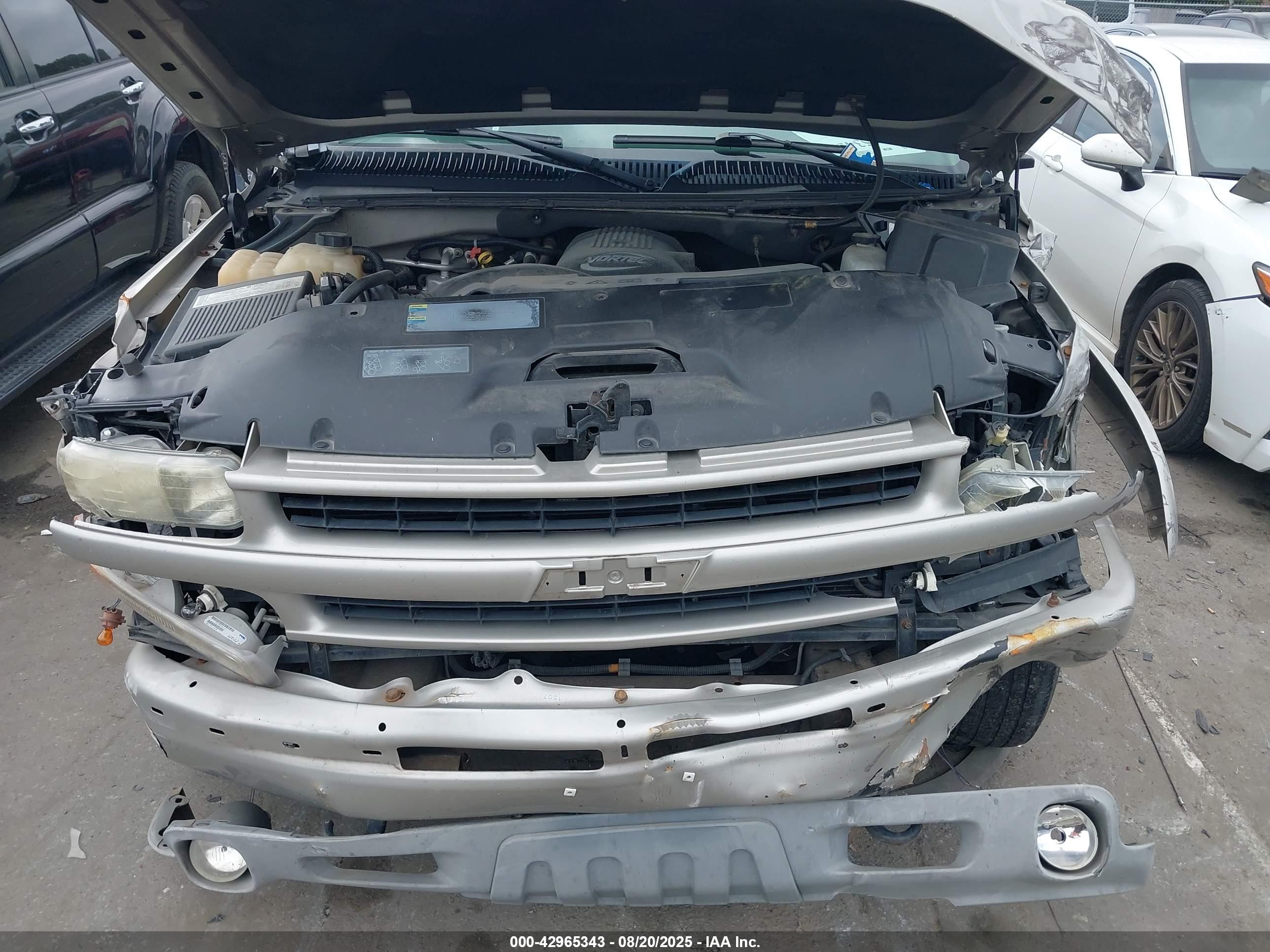 CHEVROLET TAHOE image 10