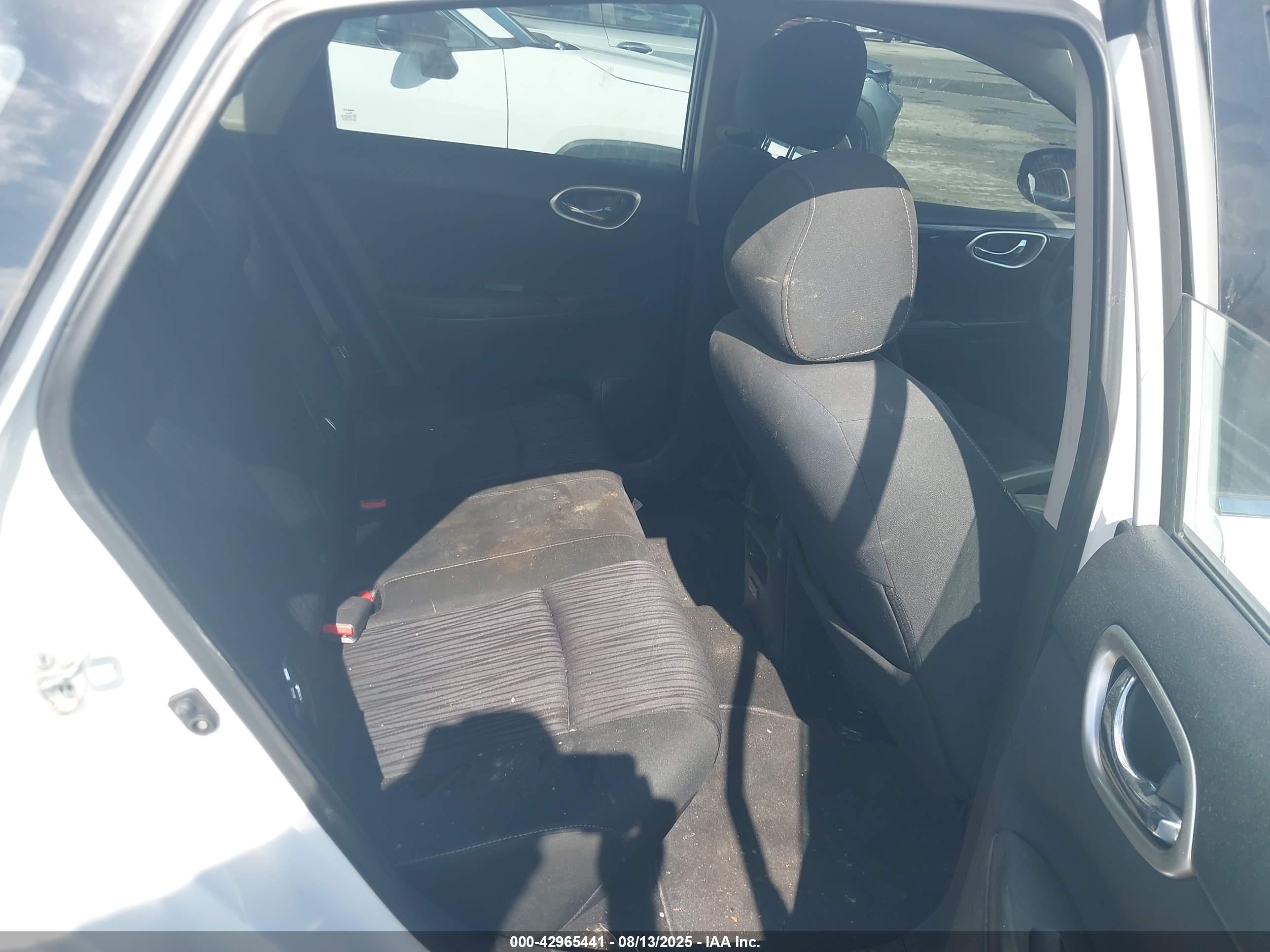 NISSAN SENTRA image 8