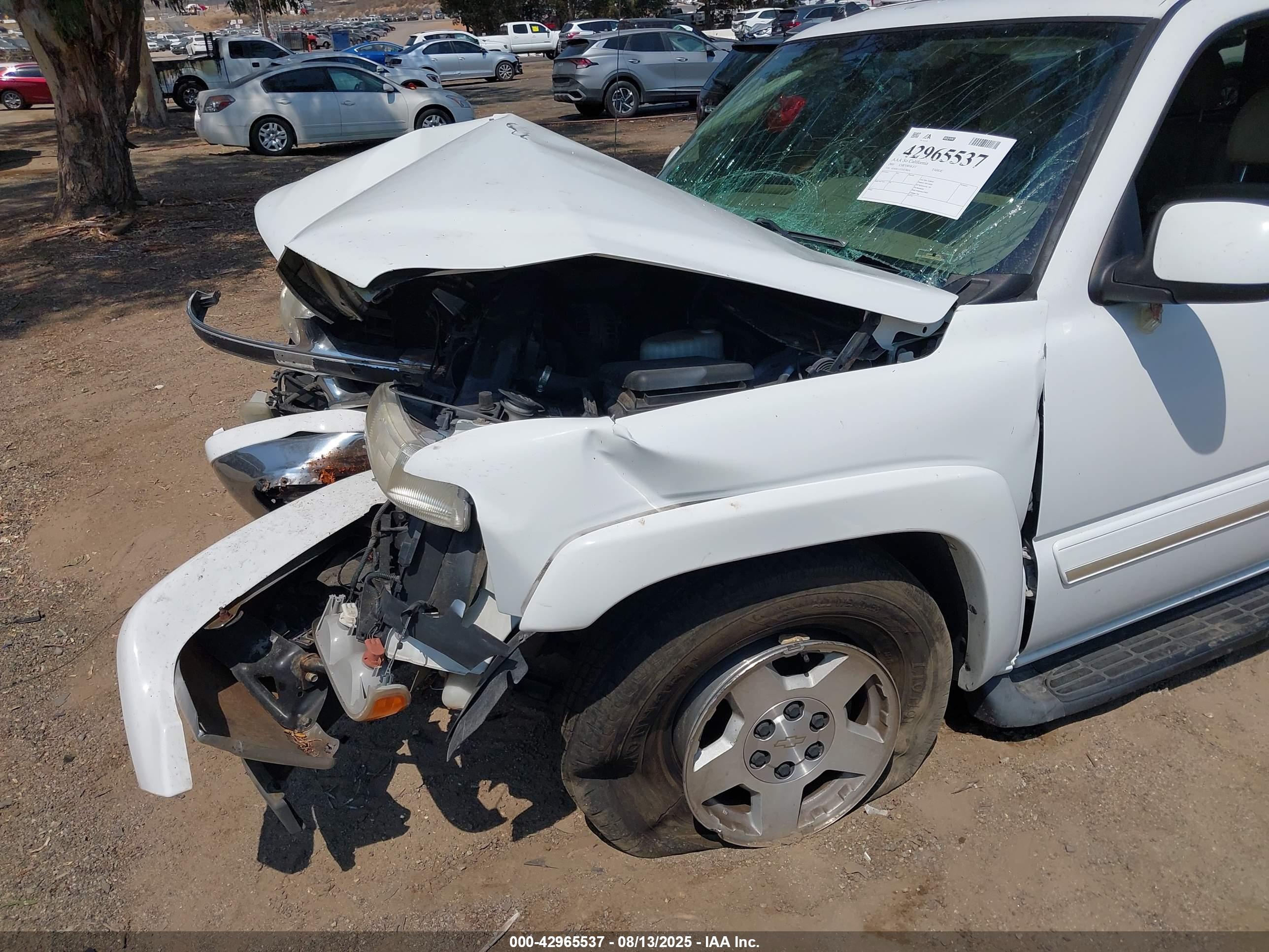 CHEVROLET TAHOE image 6