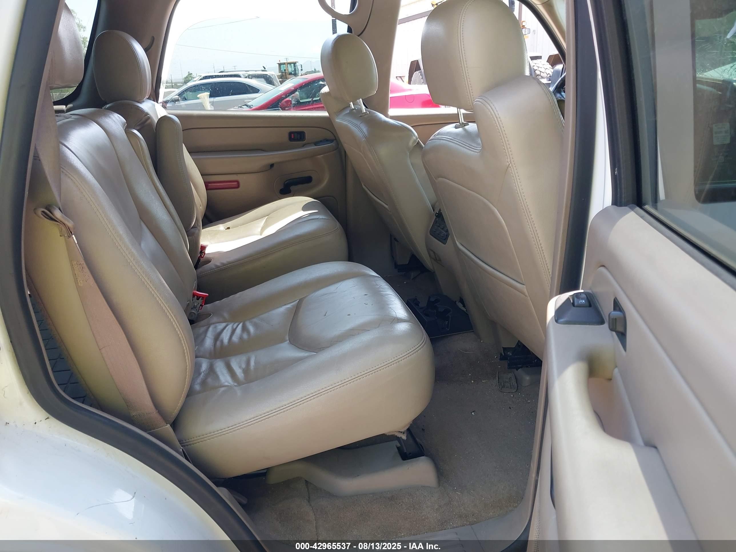 CHEVROLET TAHOE image 8