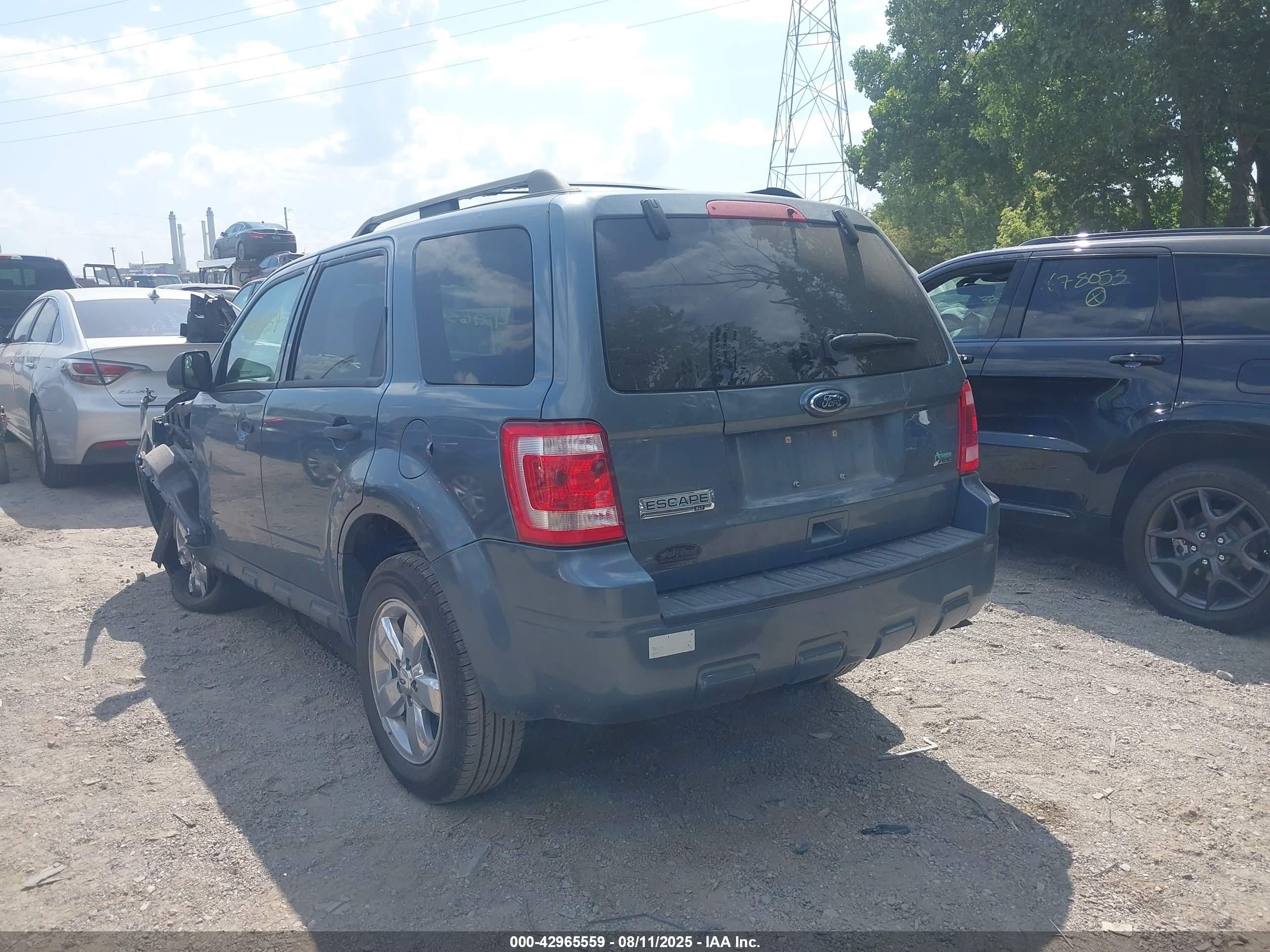 FORD ESCAPE image 3