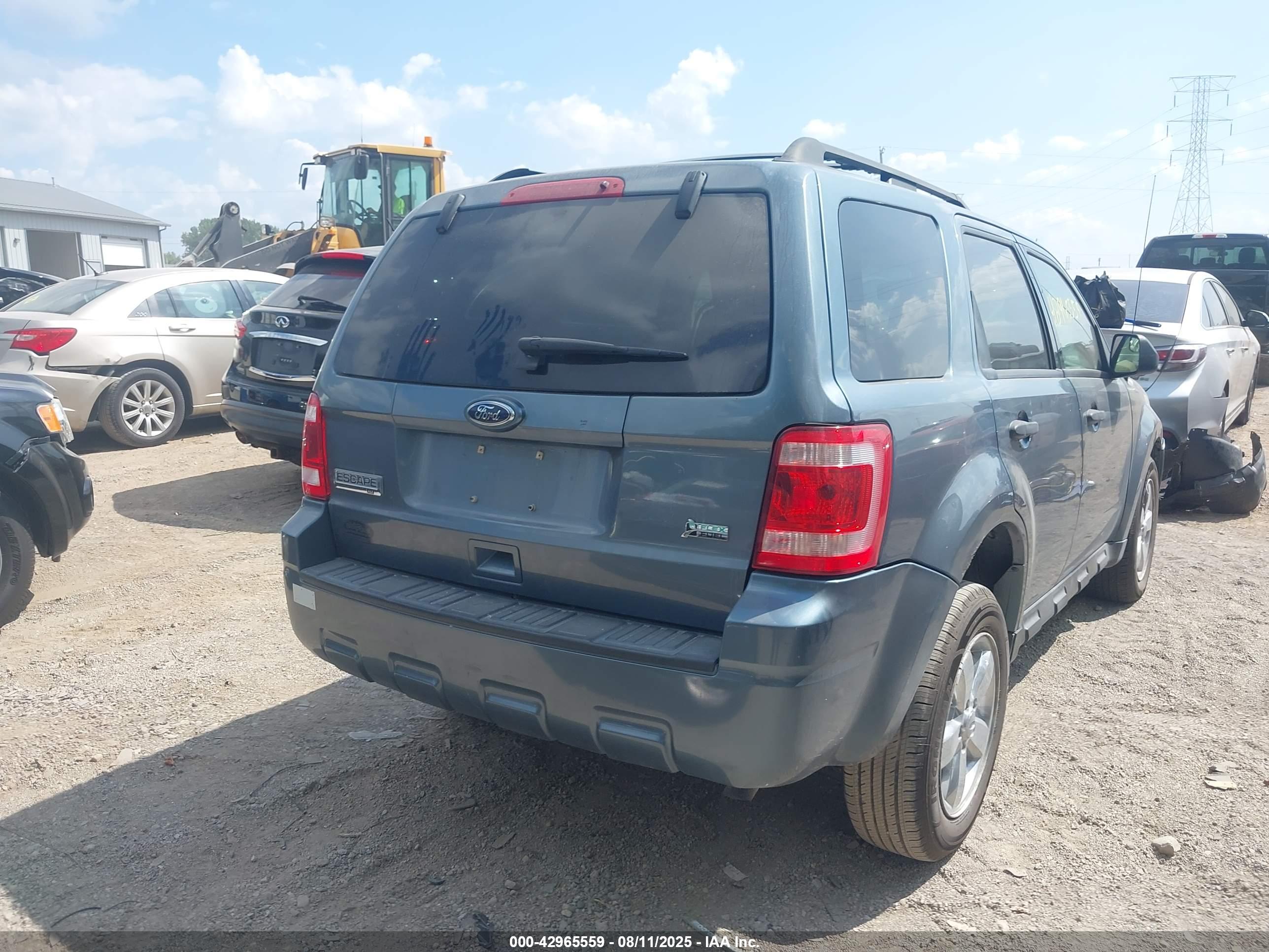 FORD ESCAPE image 4