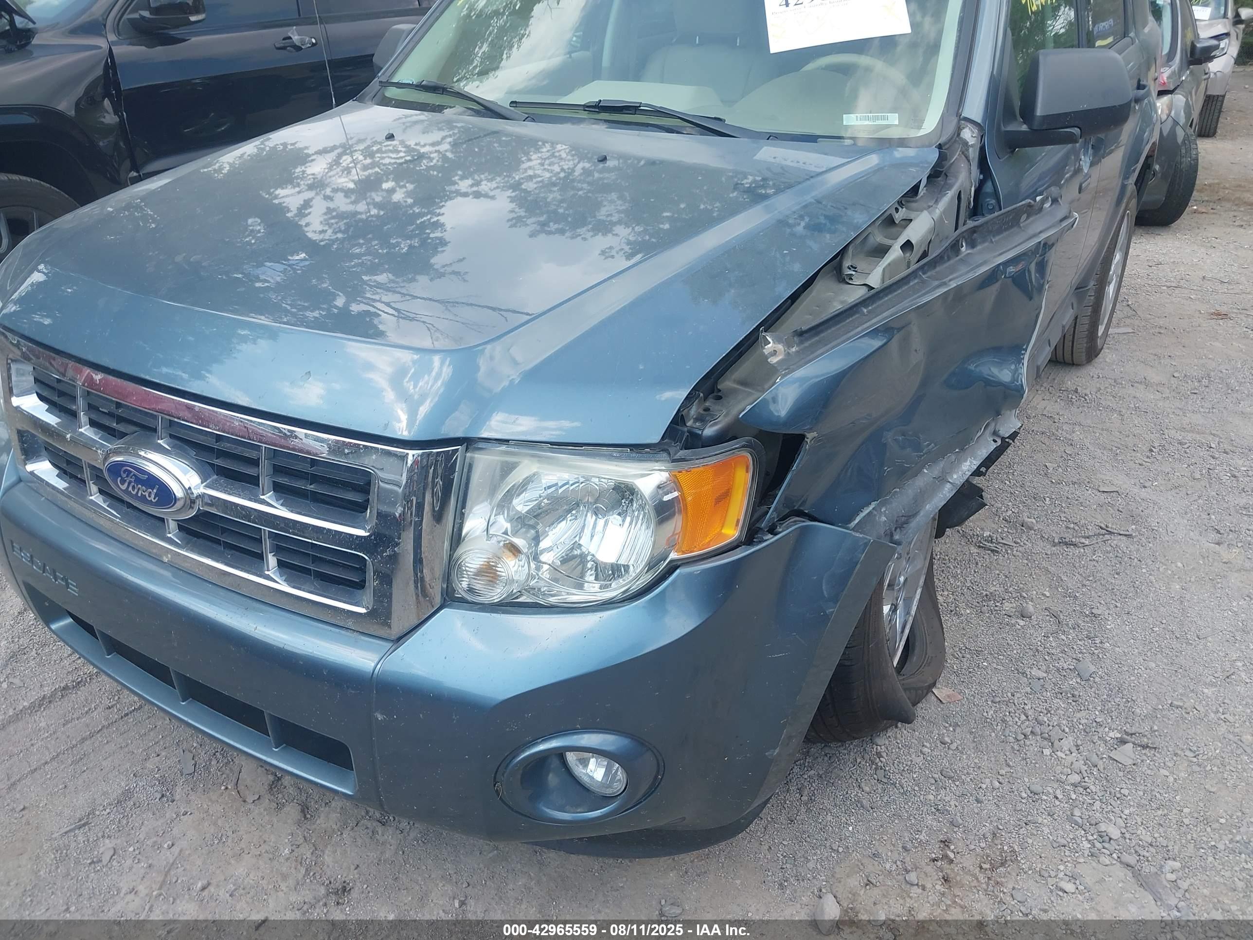 FORD ESCAPE image 6
