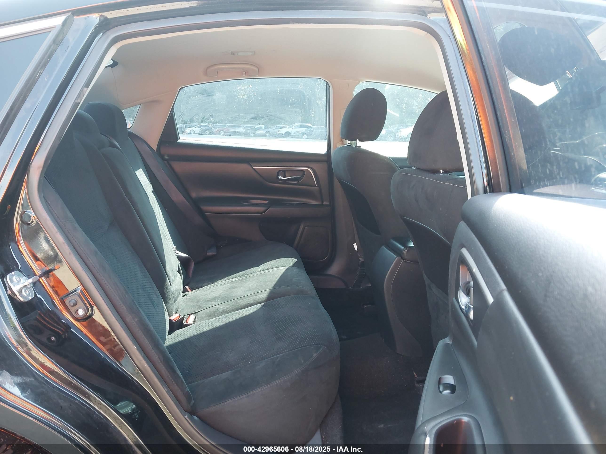NISSAN ALTIMA image 8