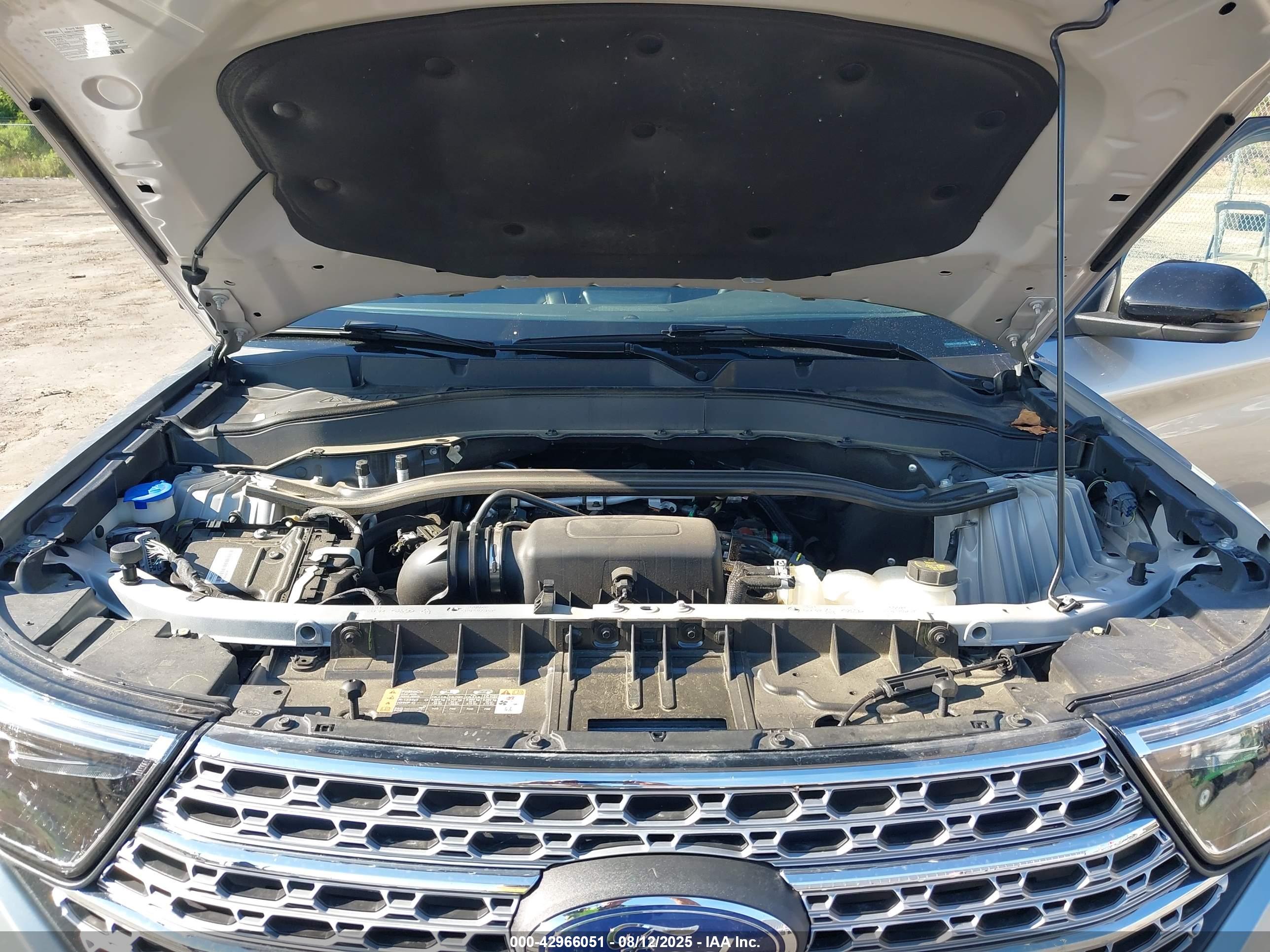 FORD EXPLORER image 10