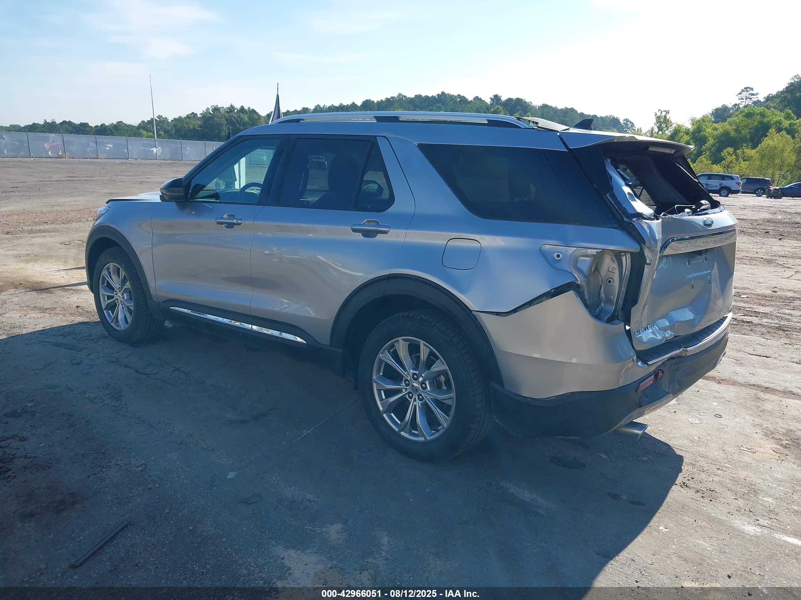 FORD EXPLORER image 3