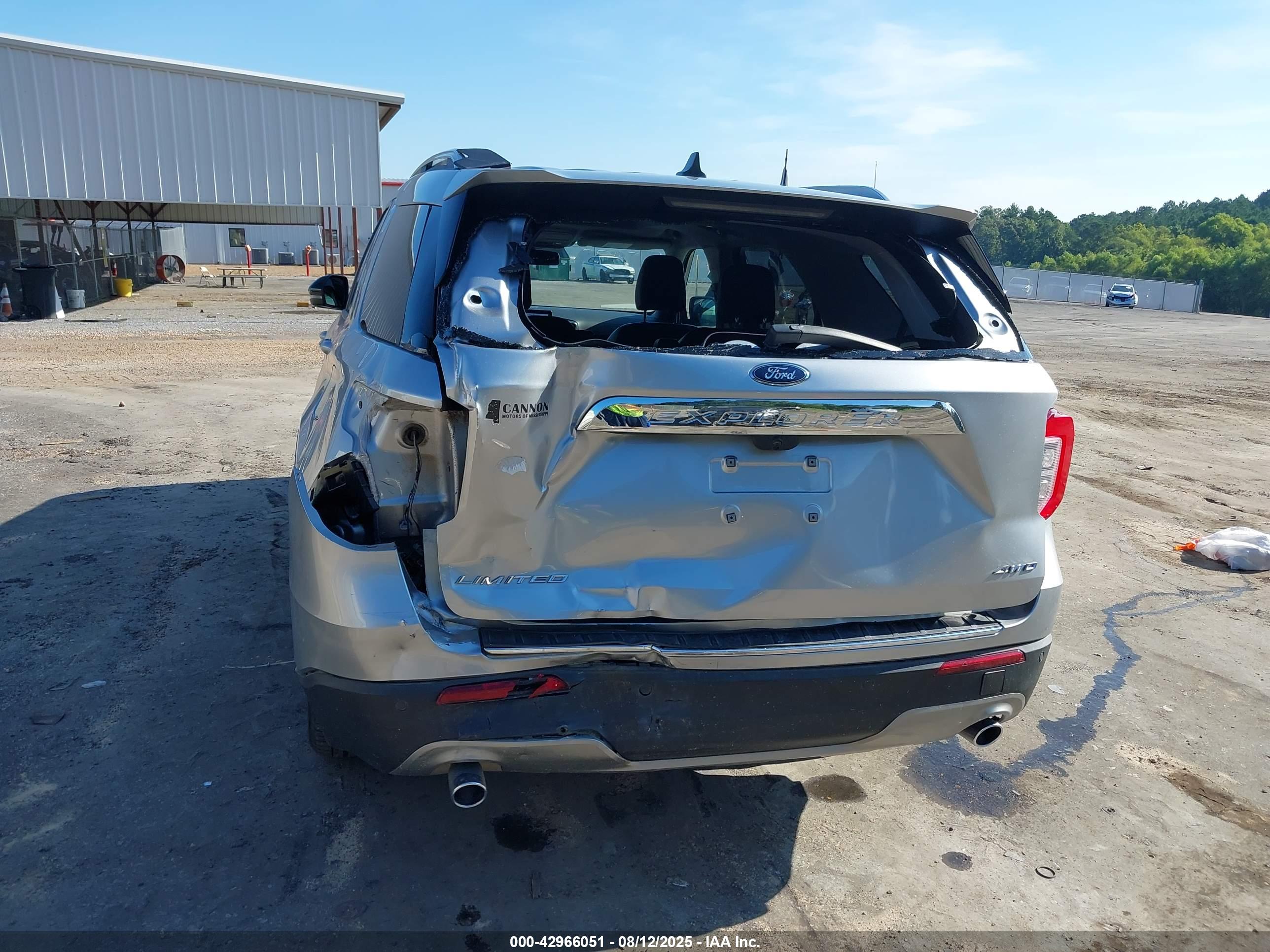 FORD EXPLORER image 6