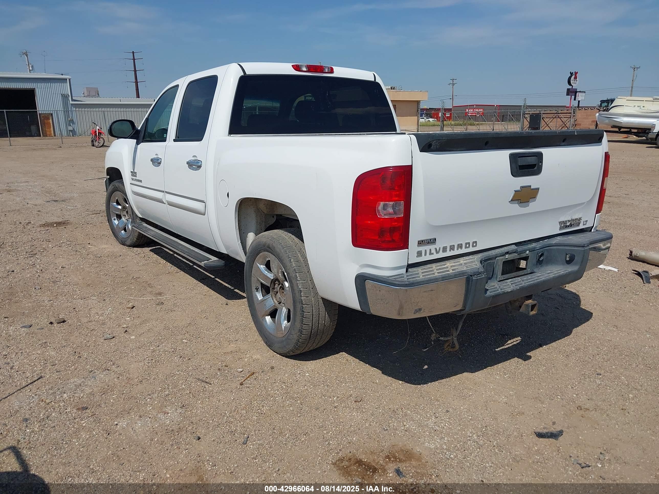 CHEVROLET SILVERADO image 3