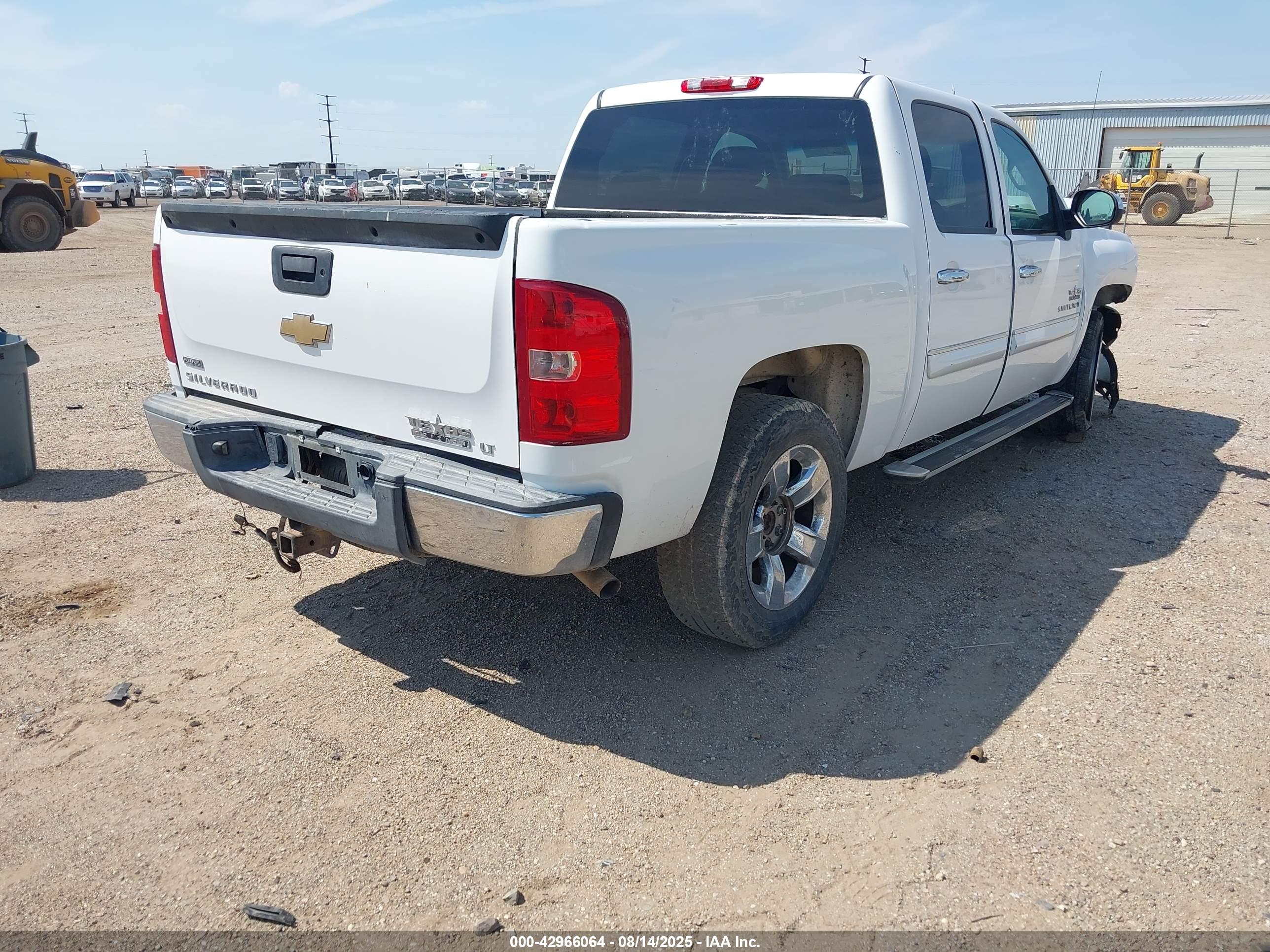 CHEVROLET SILVERADO image 4