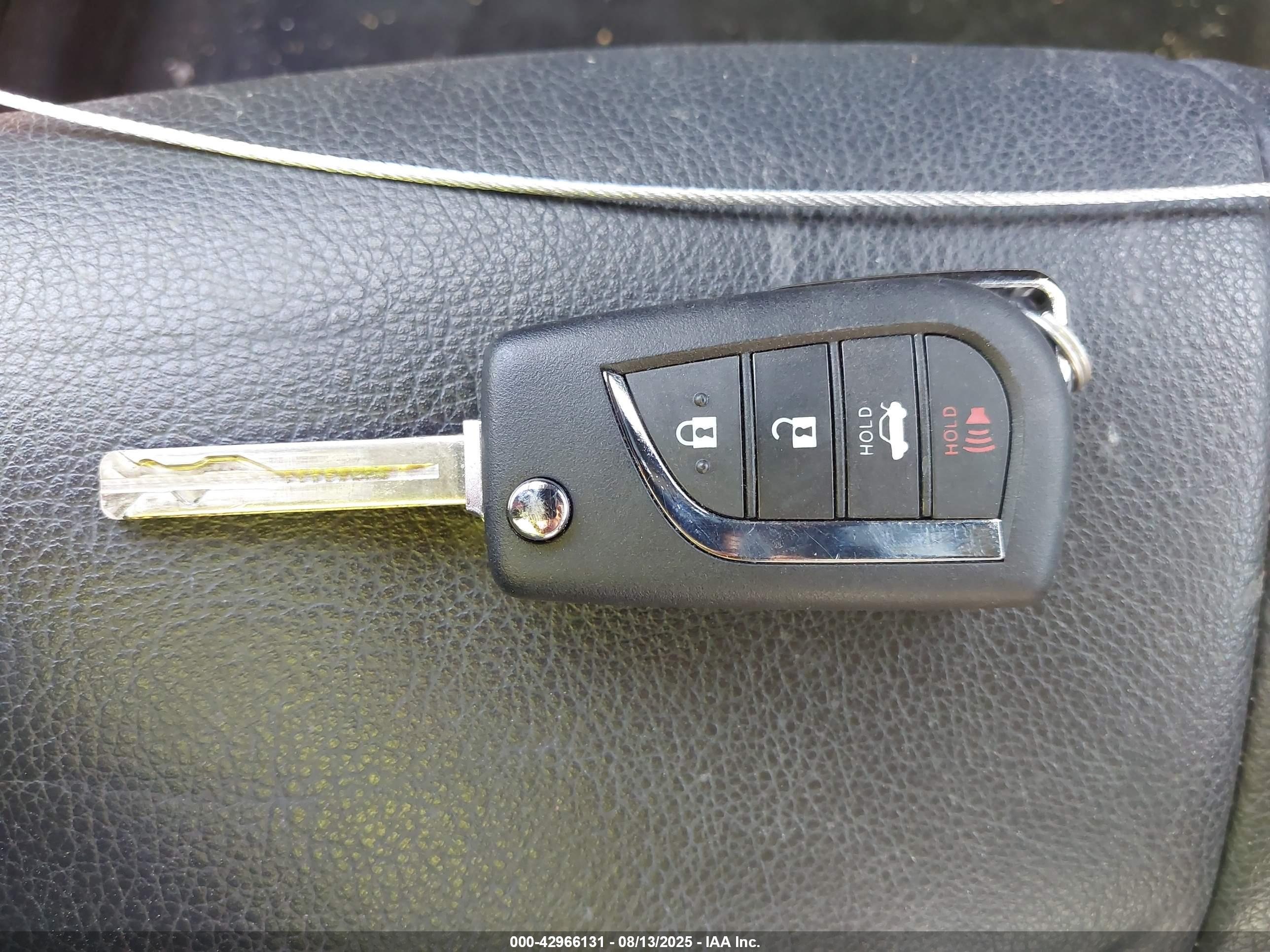 TOYOTA CAMRY image 11