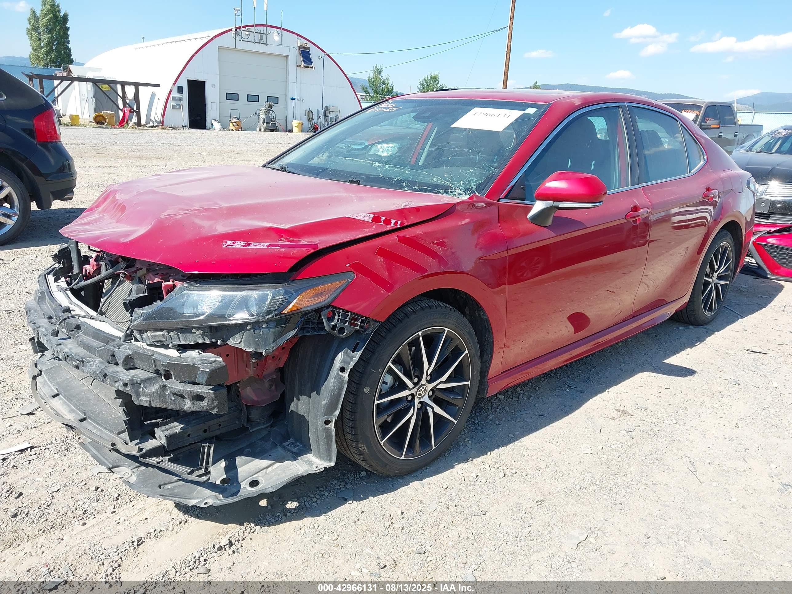 TOYOTA CAMRY image 2