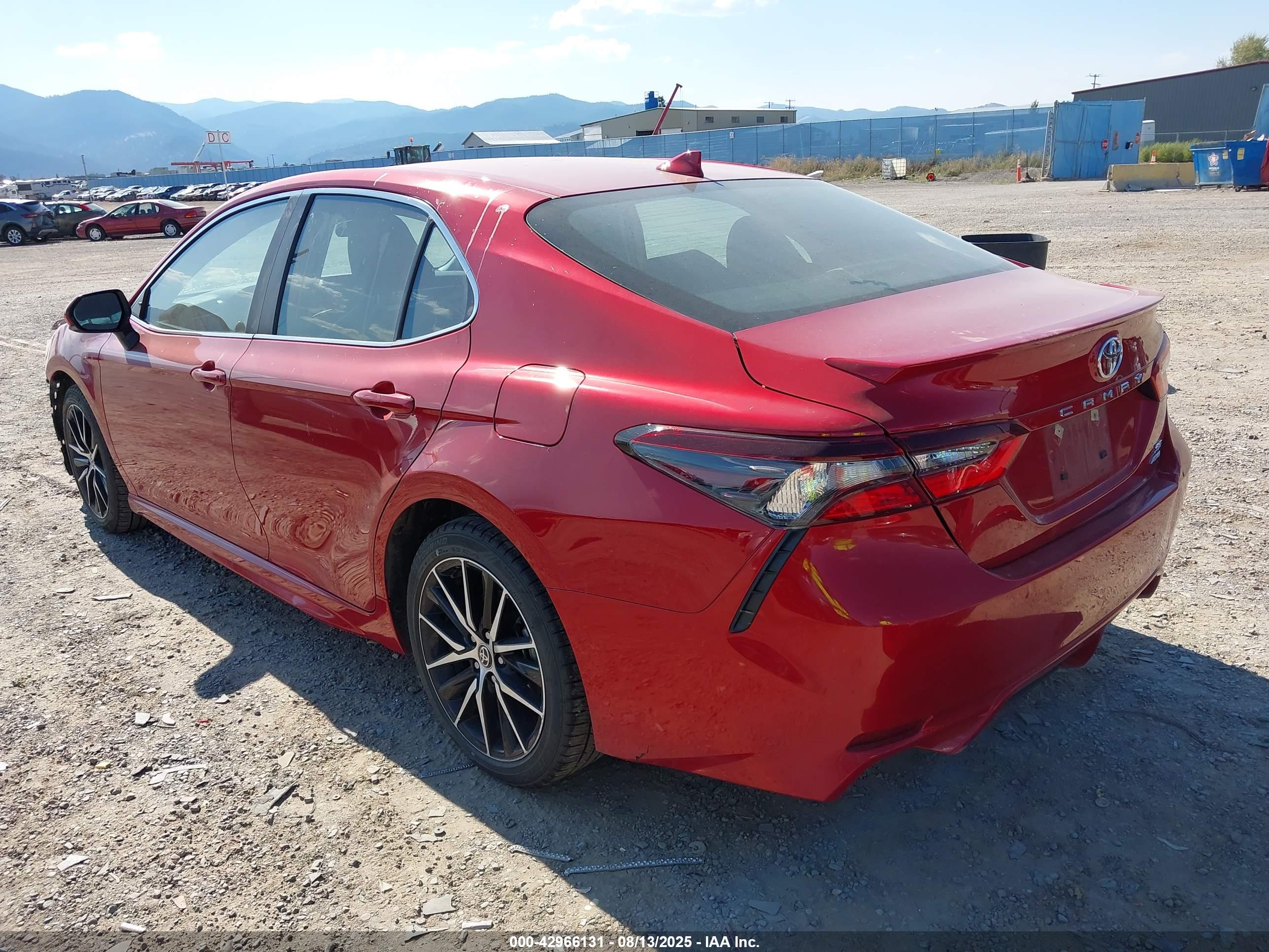 TOYOTA CAMRY image 3