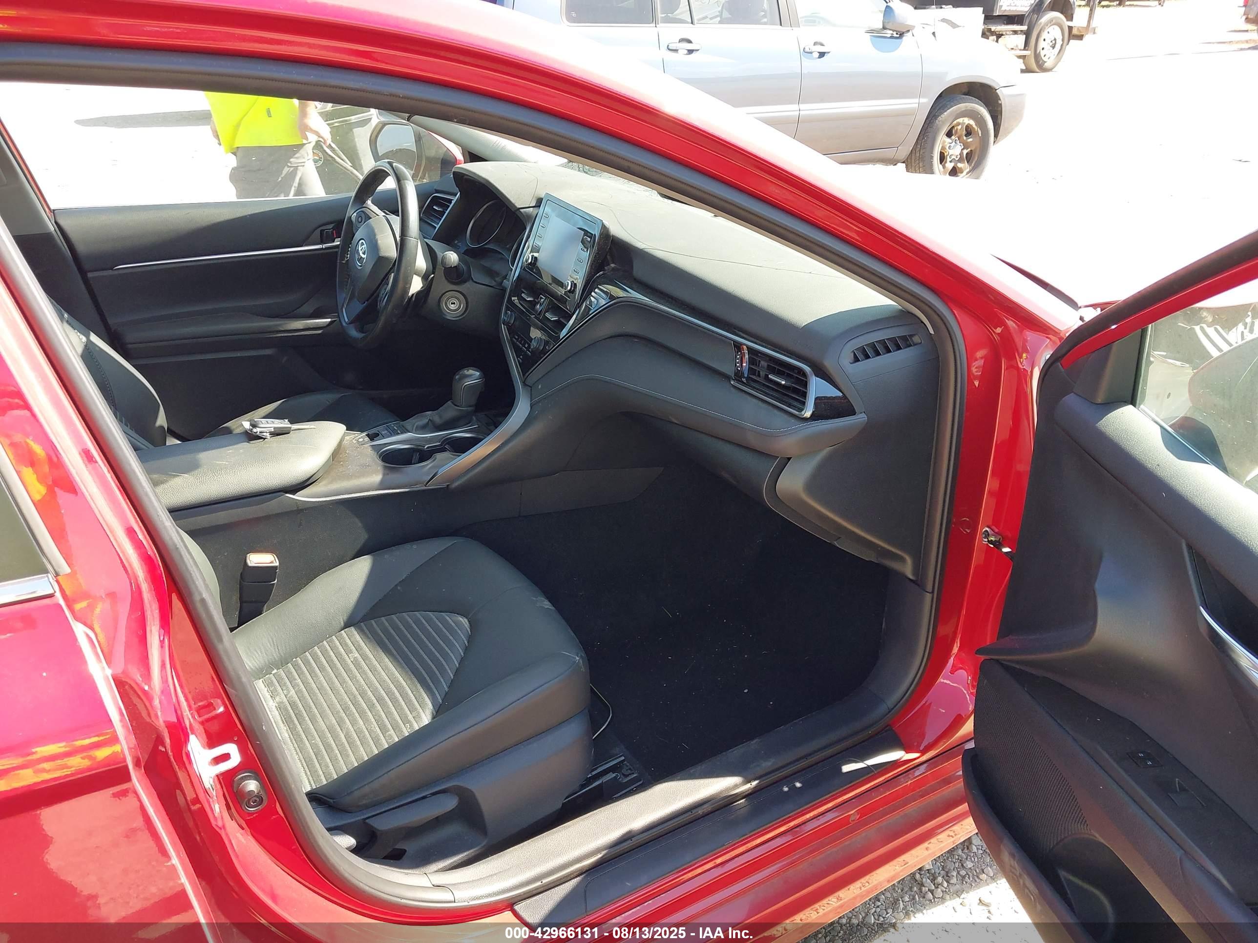 TOYOTA CAMRY image 5