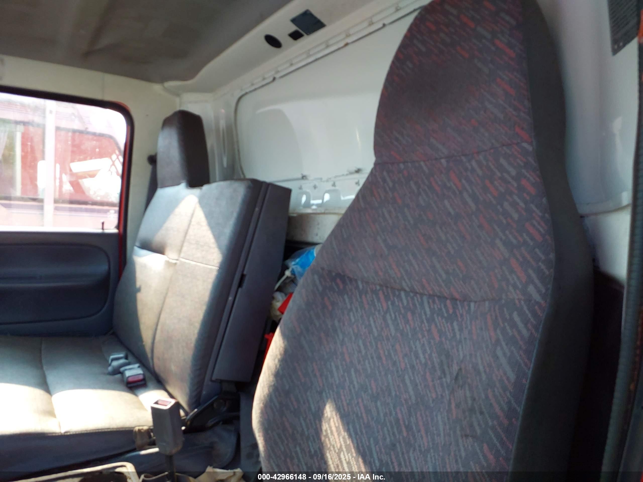 NISSAN DIESEL image 7