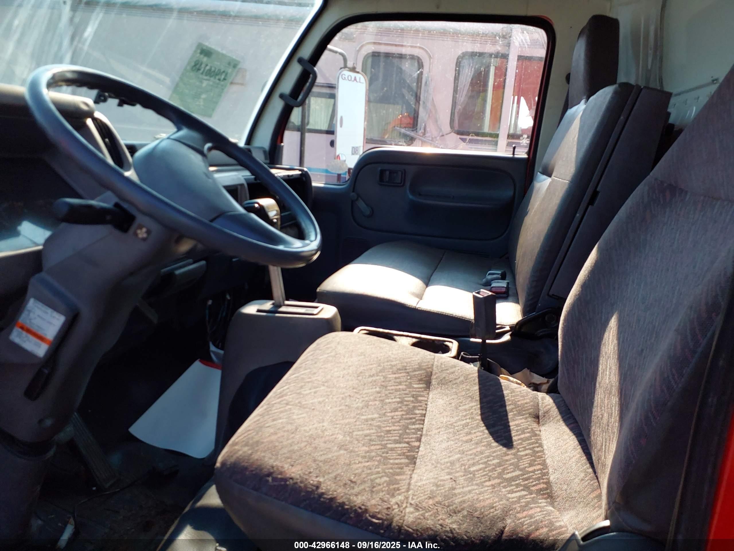 NISSAN DIESEL image 8