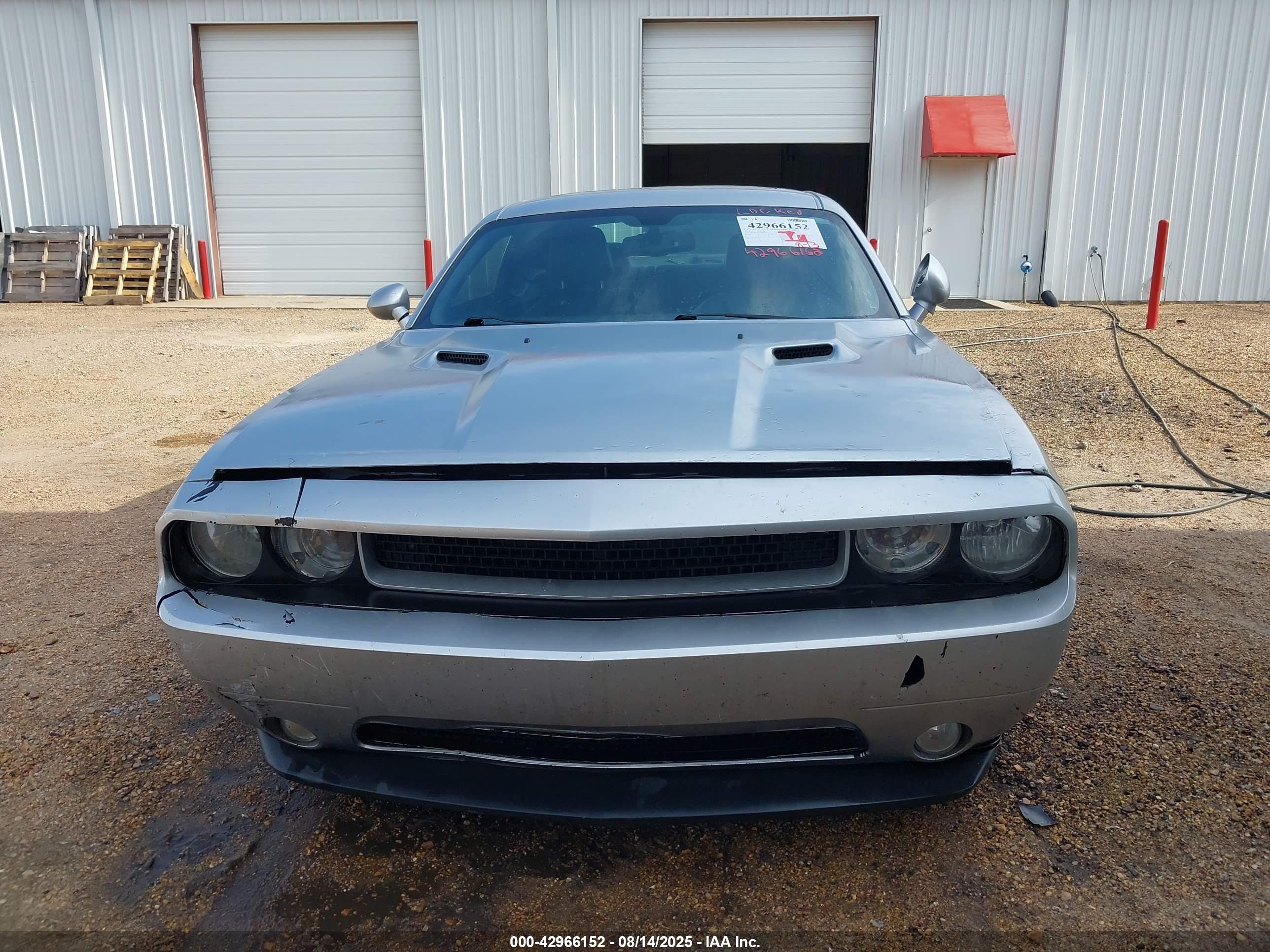DODGE CHALLENGER image 6