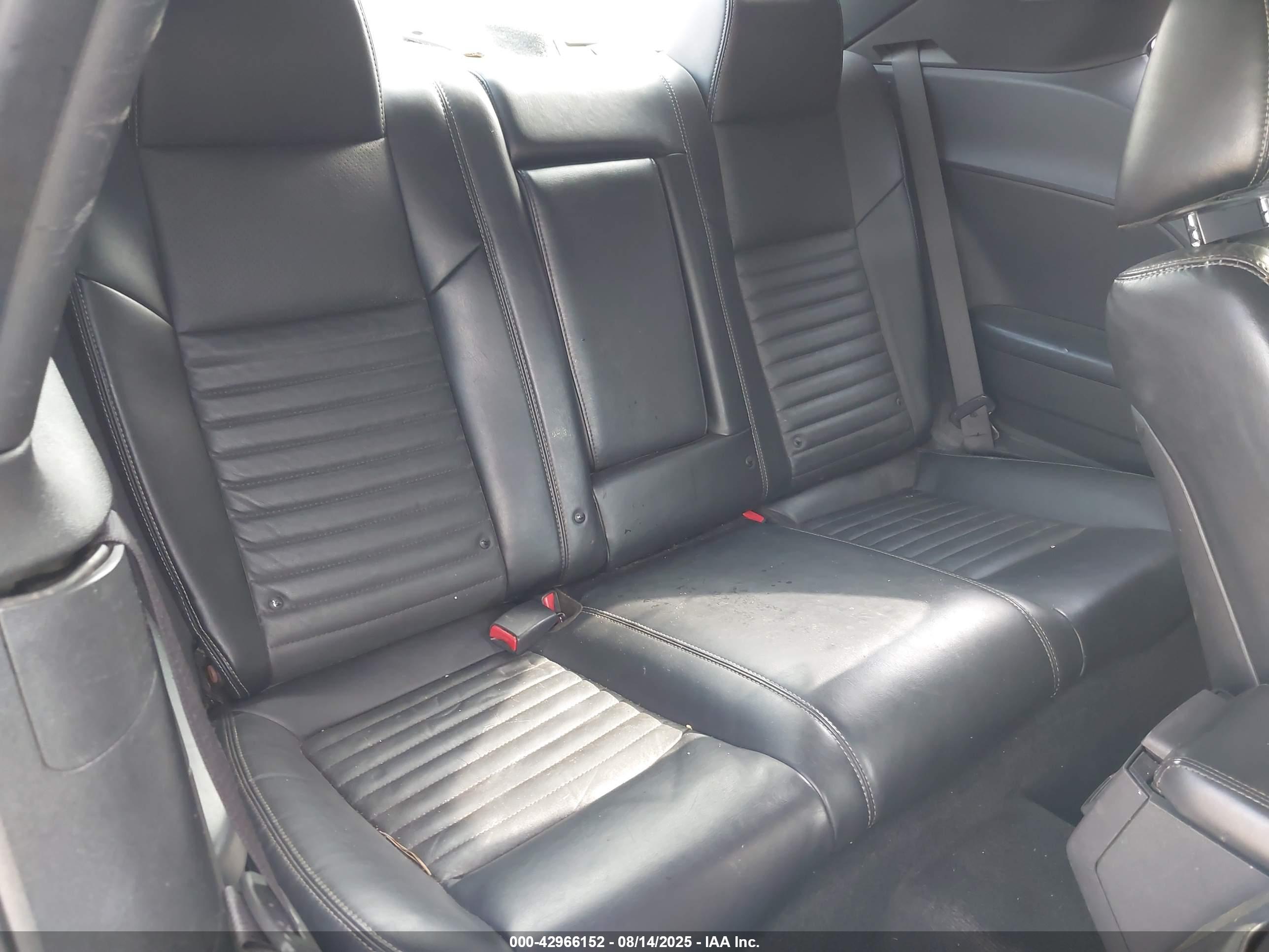 DODGE CHALLENGER image 8