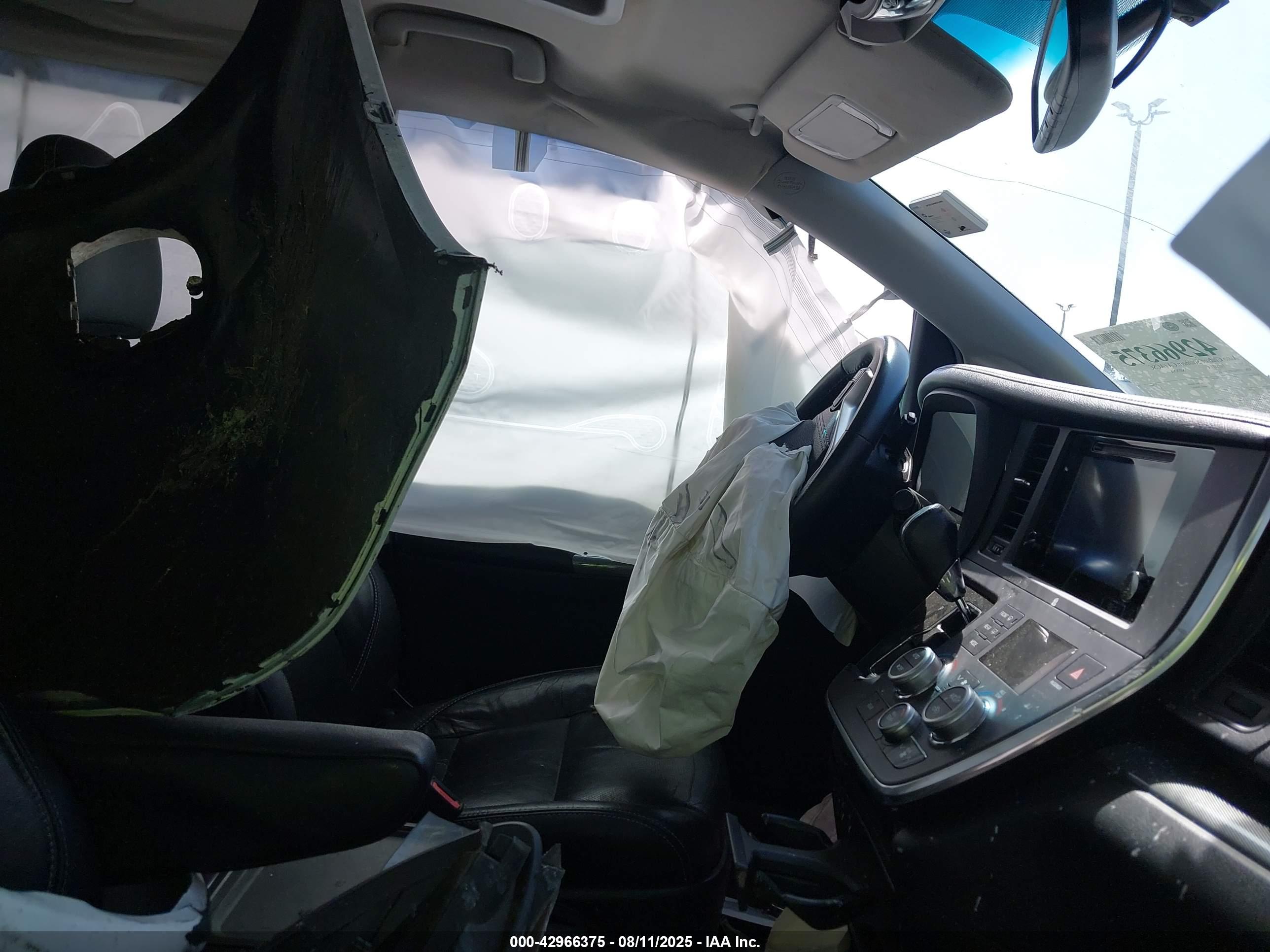 TOYOTA SIENNA image 5