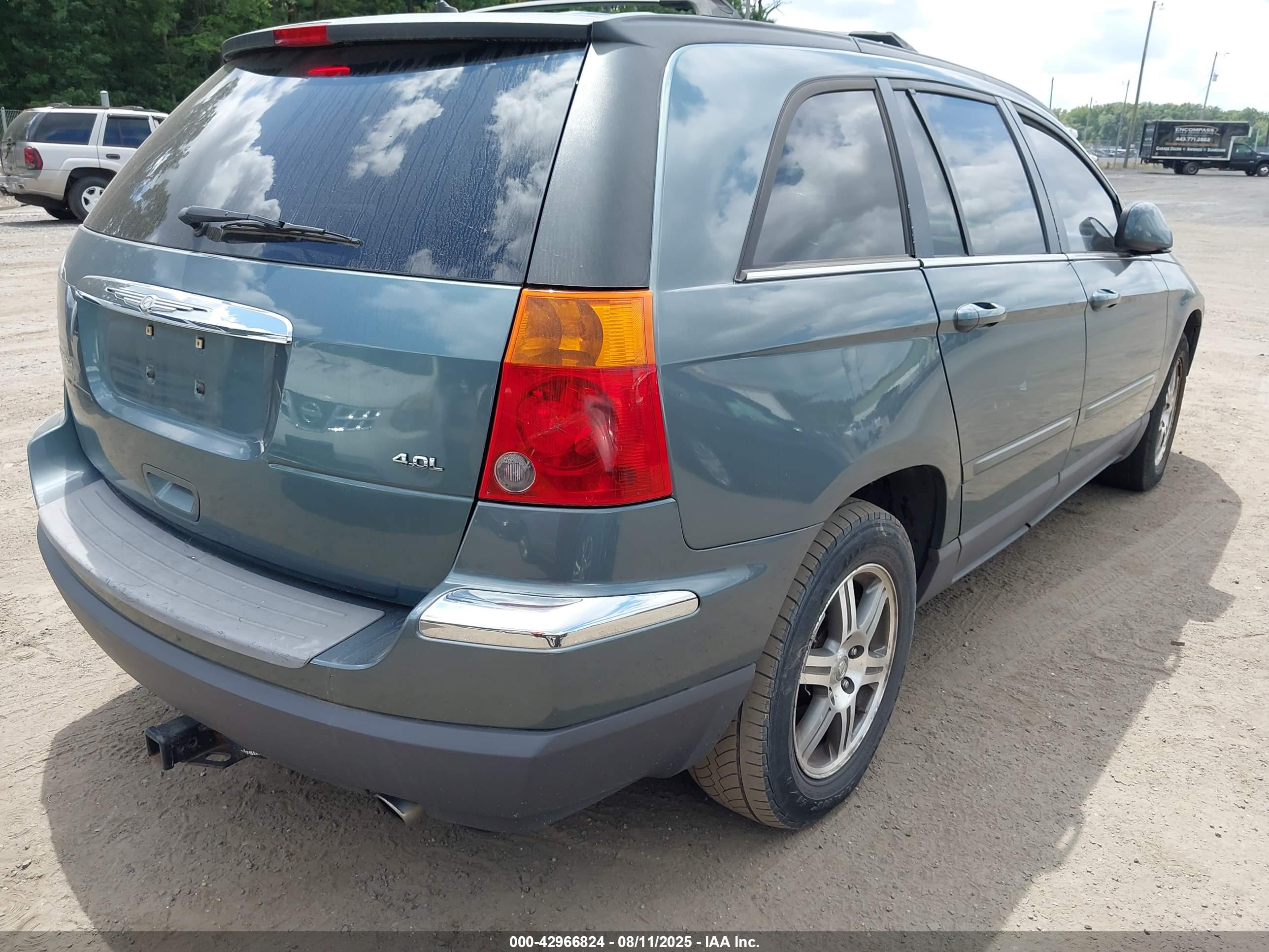 CHRYSLER PACIFICA image 4