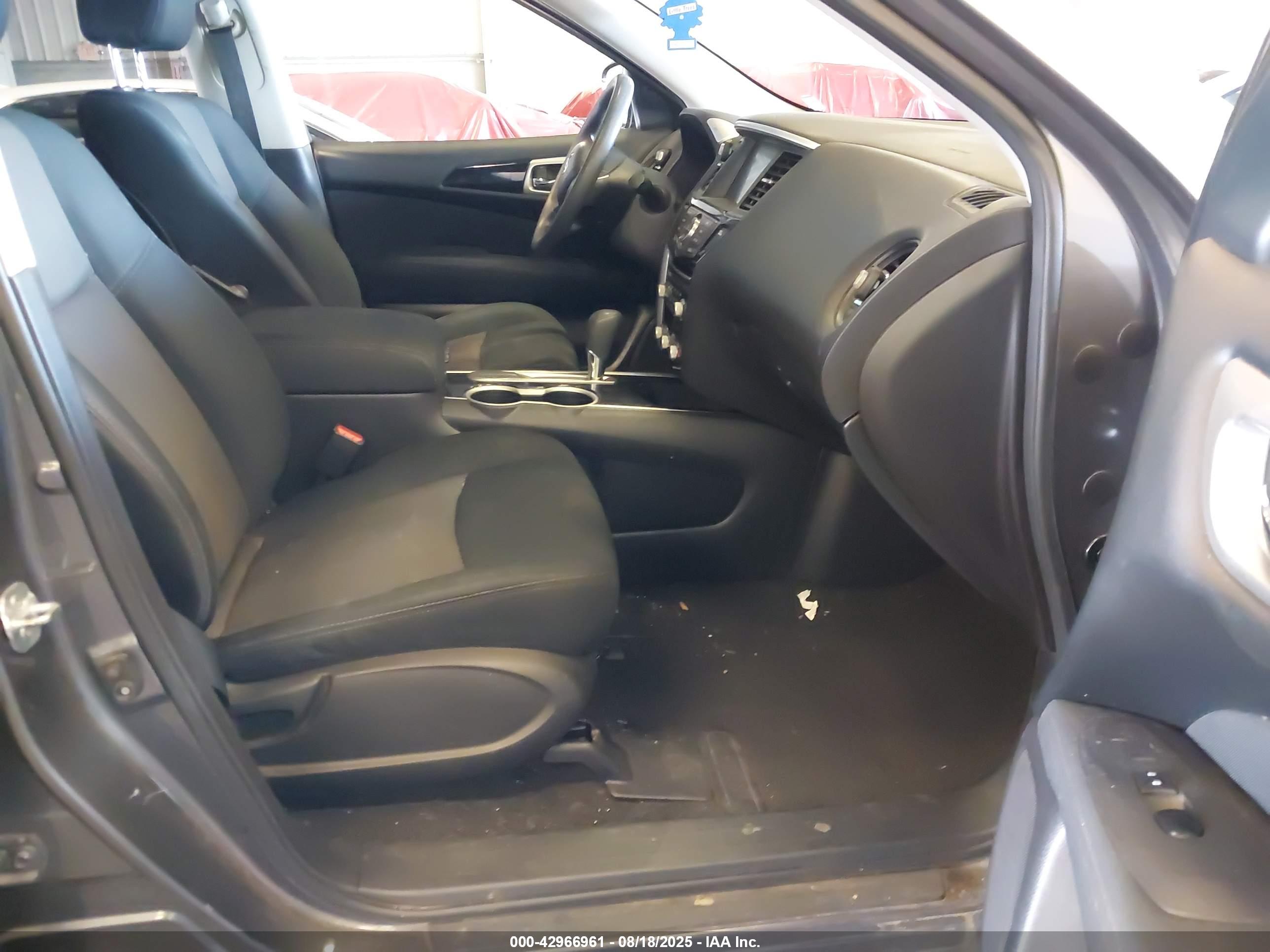 NISSAN PATHFINDER image 5