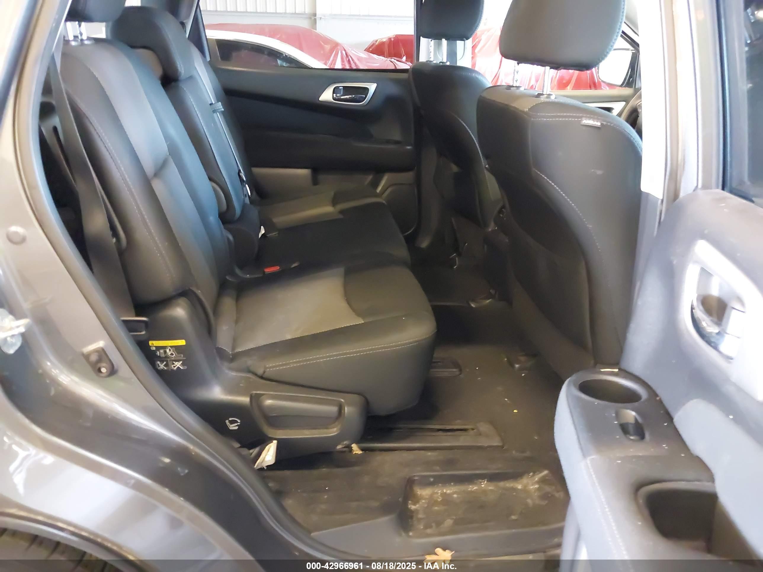 NISSAN PATHFINDER image 8