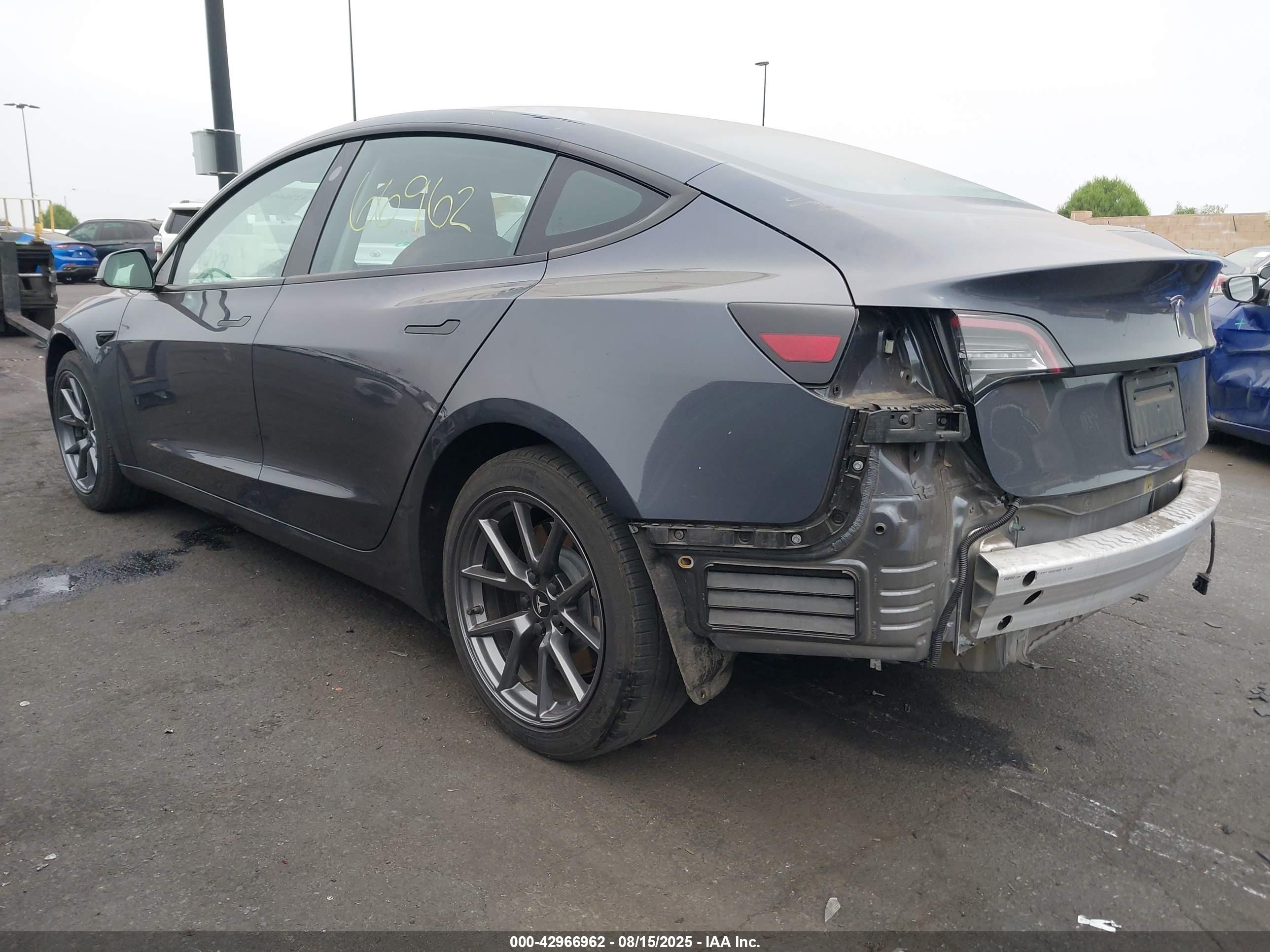 TESLA MODEL image 3
