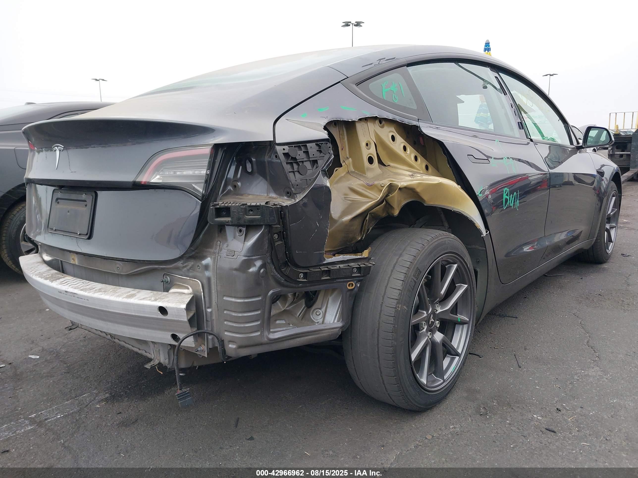 TESLA MODEL image 4