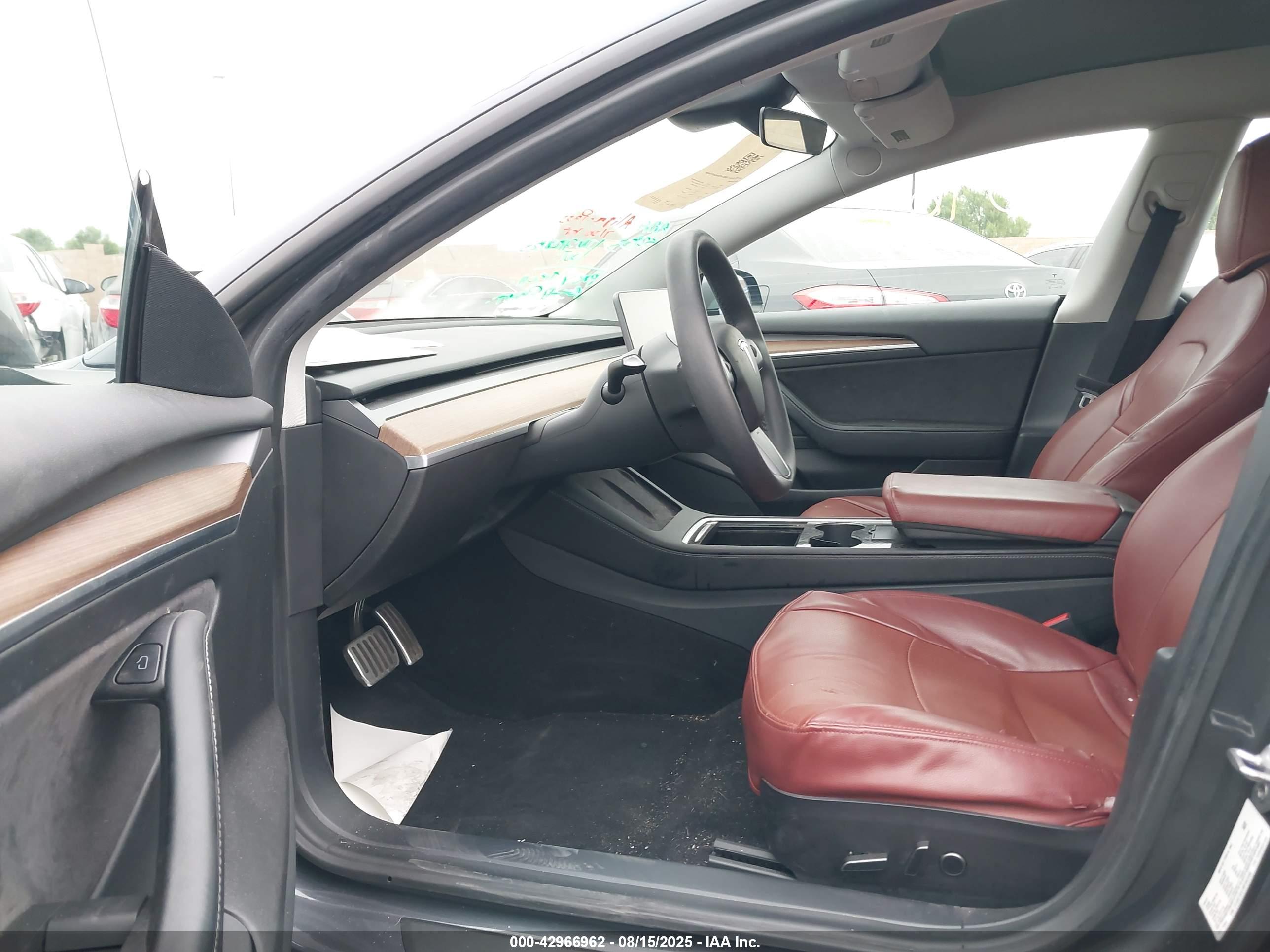 TESLA MODEL image 5