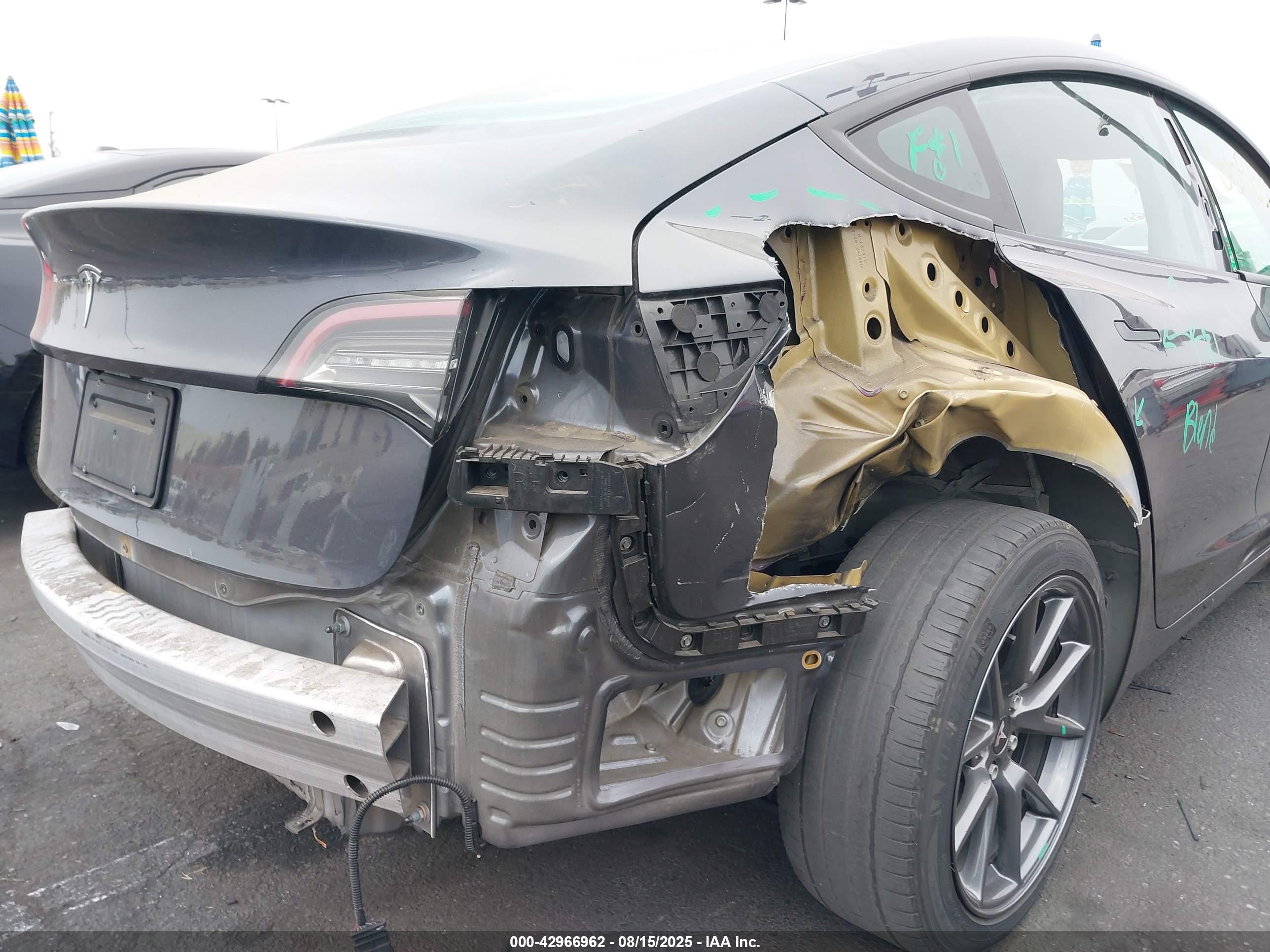 TESLA MODEL image 6
