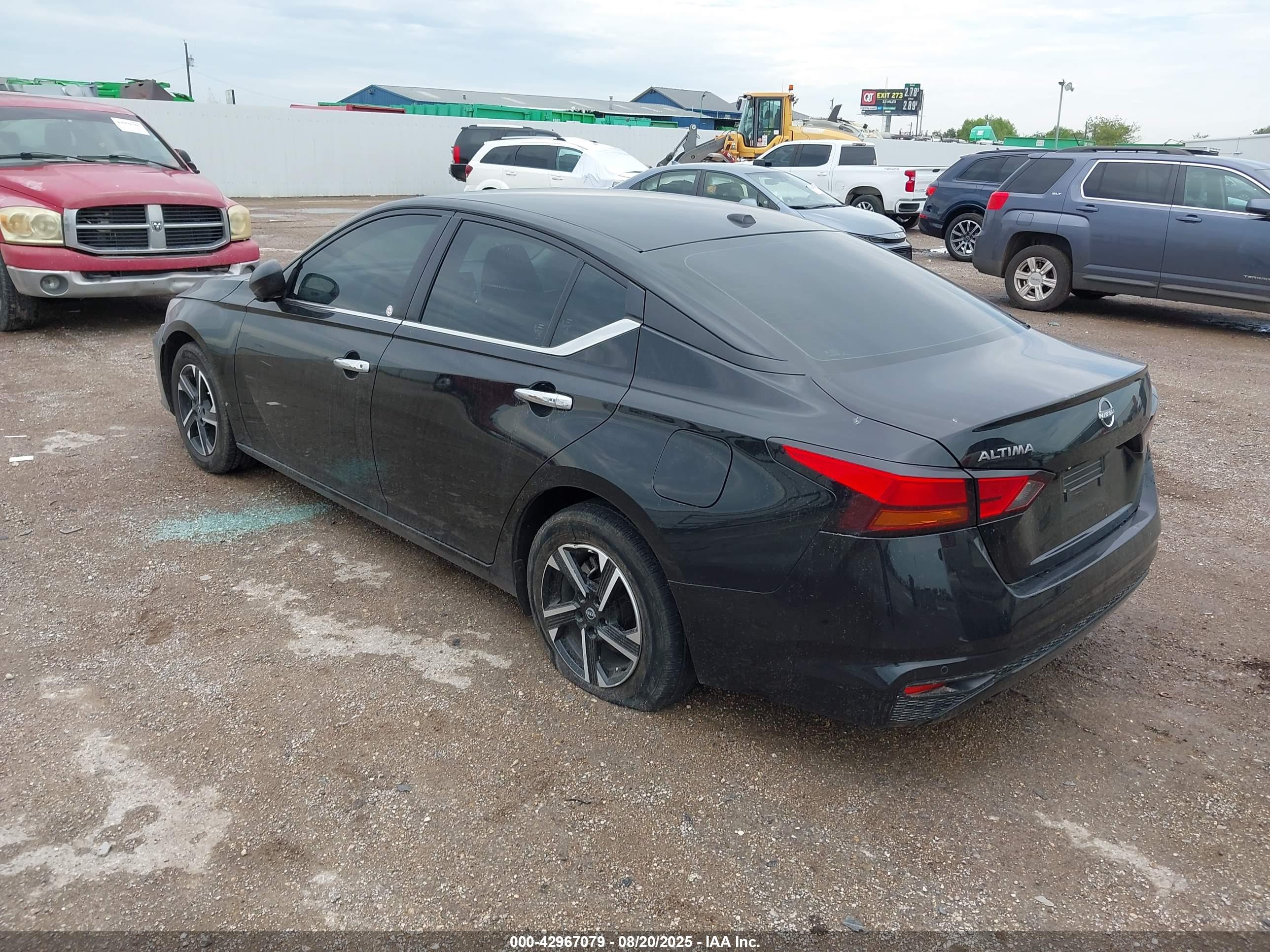 NISSAN ALTIMA image 3