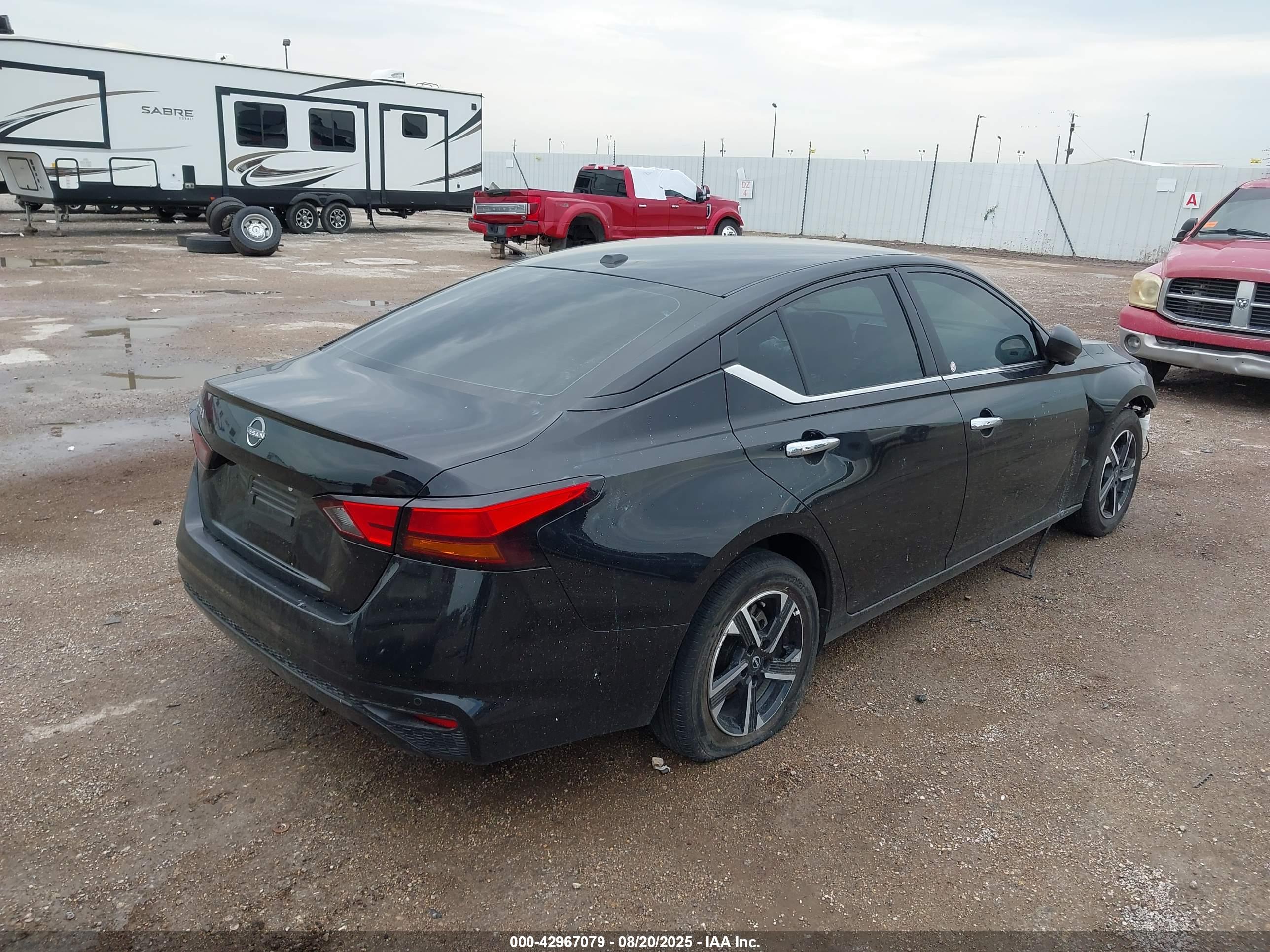 NISSAN ALTIMA image 4
