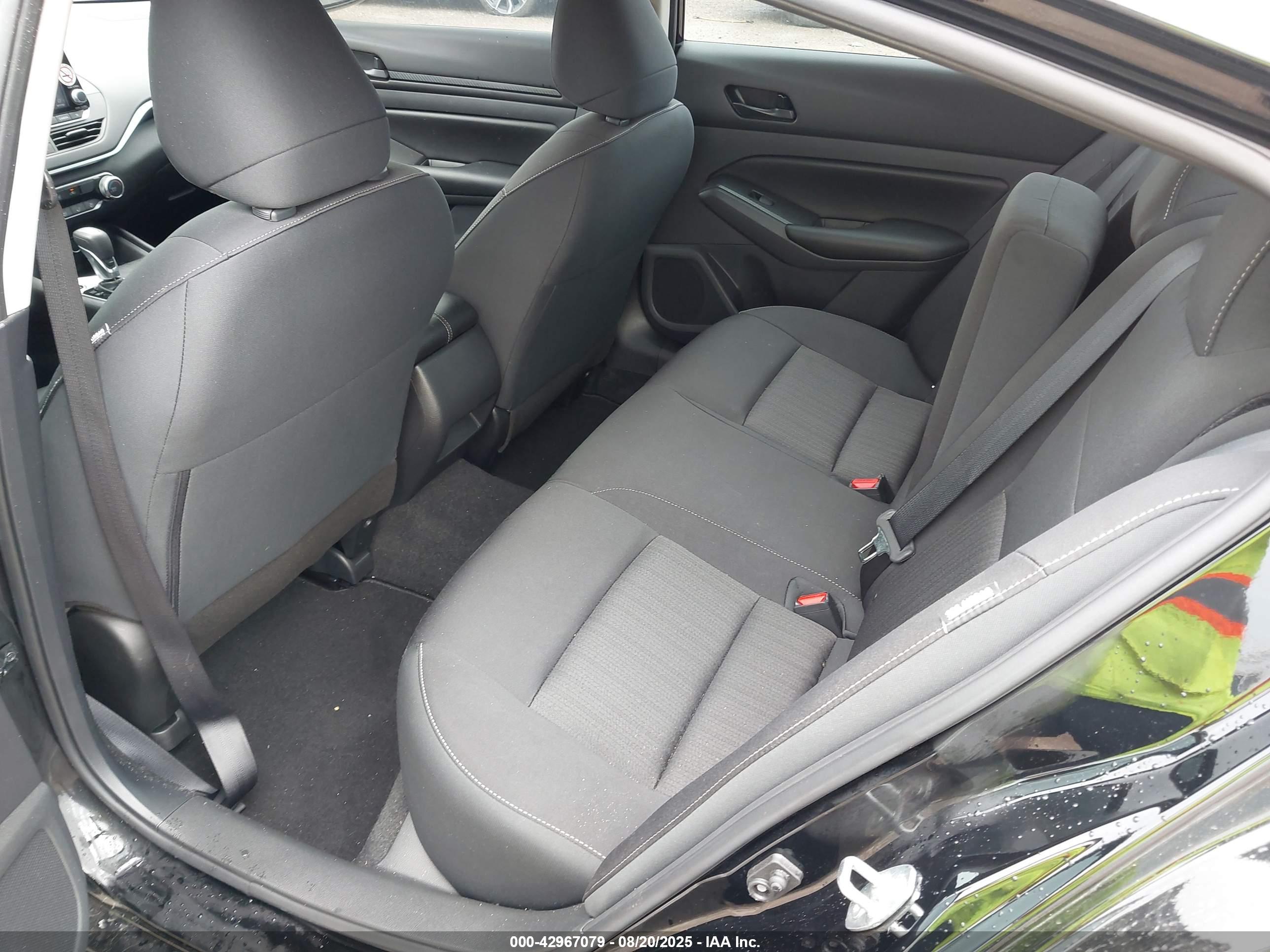 NISSAN ALTIMA image 8