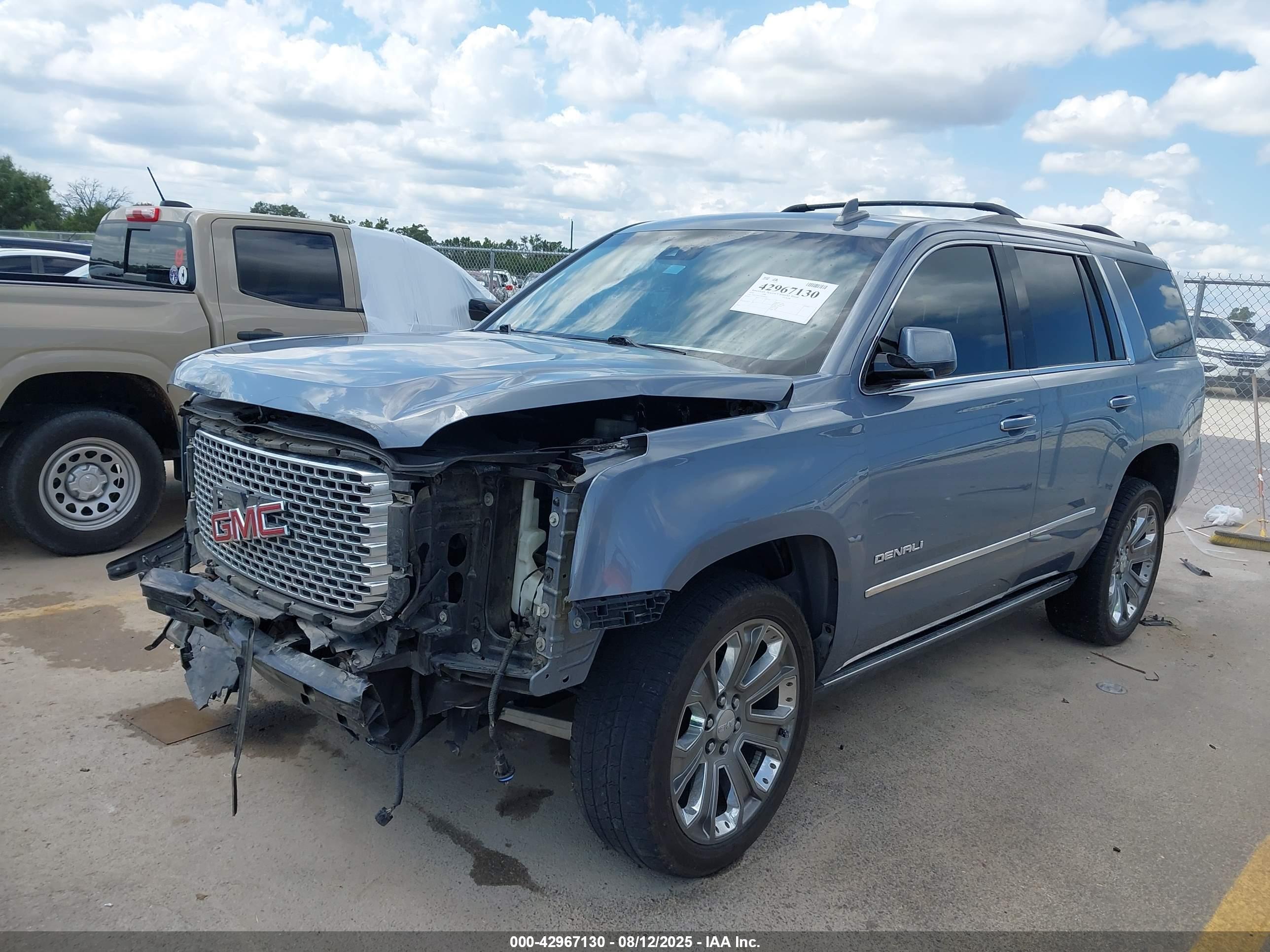 GMC YUKON image 2
