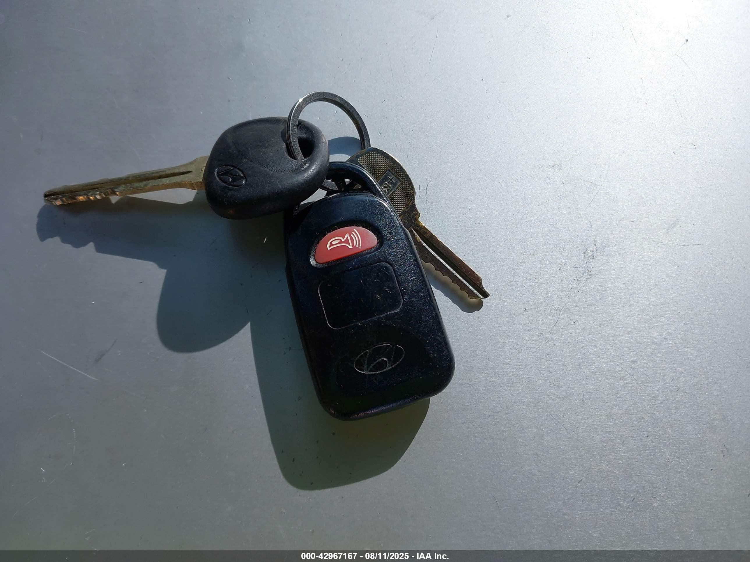 HYUNDAI ELANTRA image 11