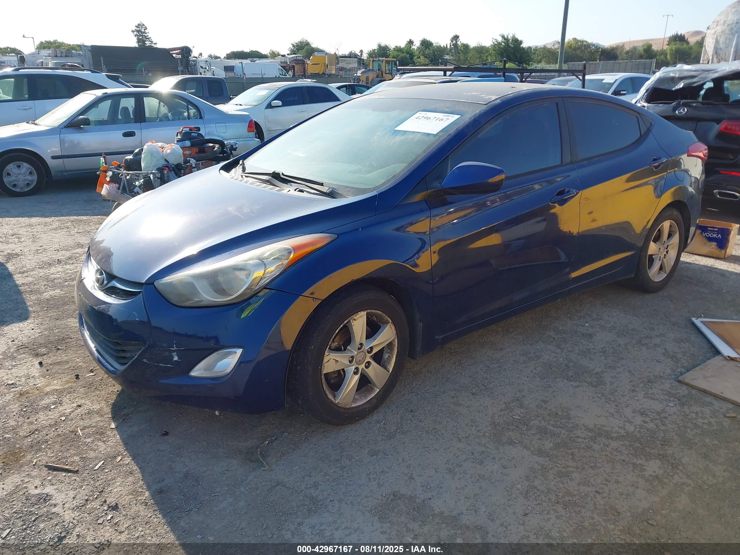 HYUNDAI ELANTRA image 2