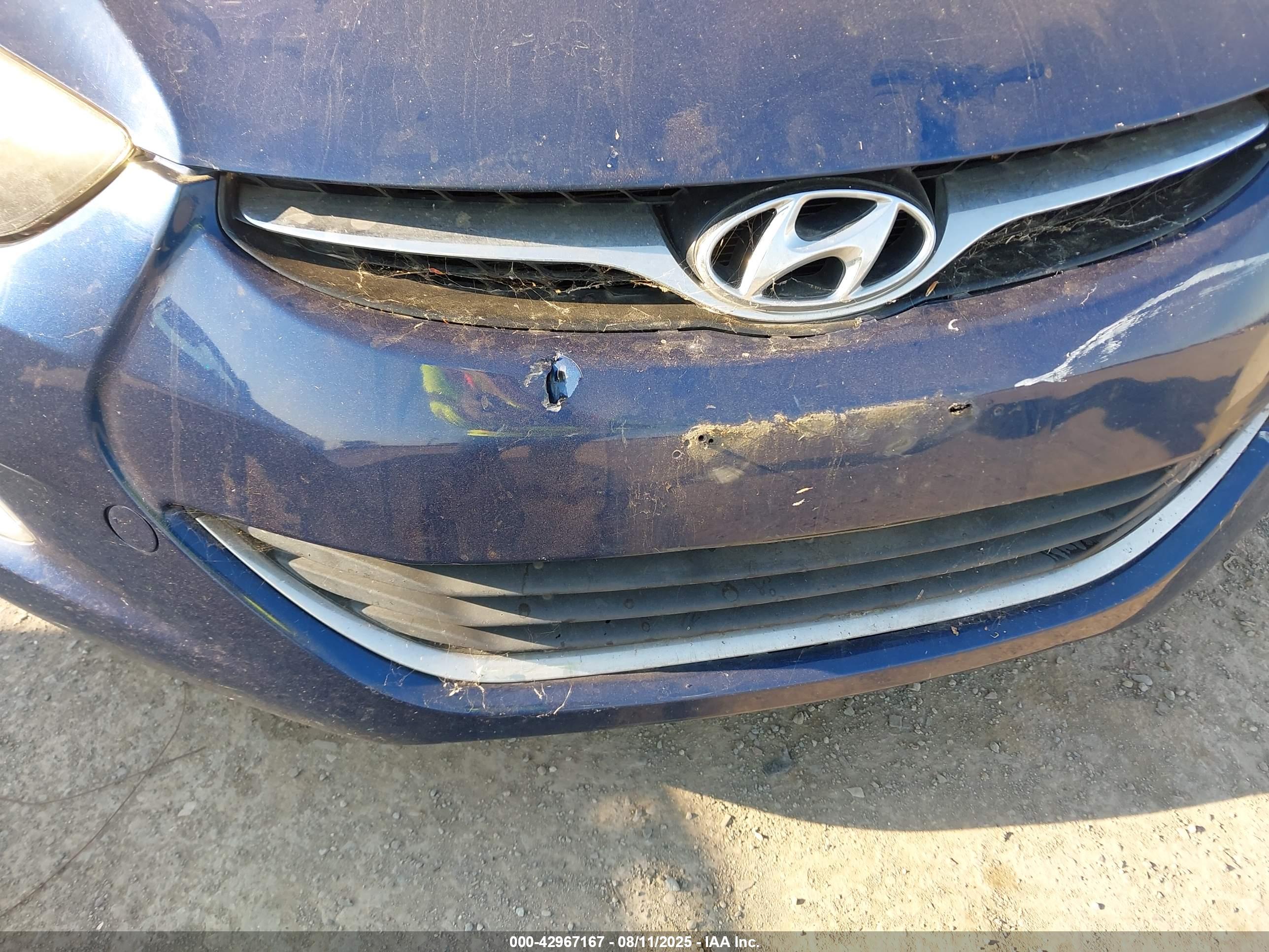 HYUNDAI ELANTRA image 6