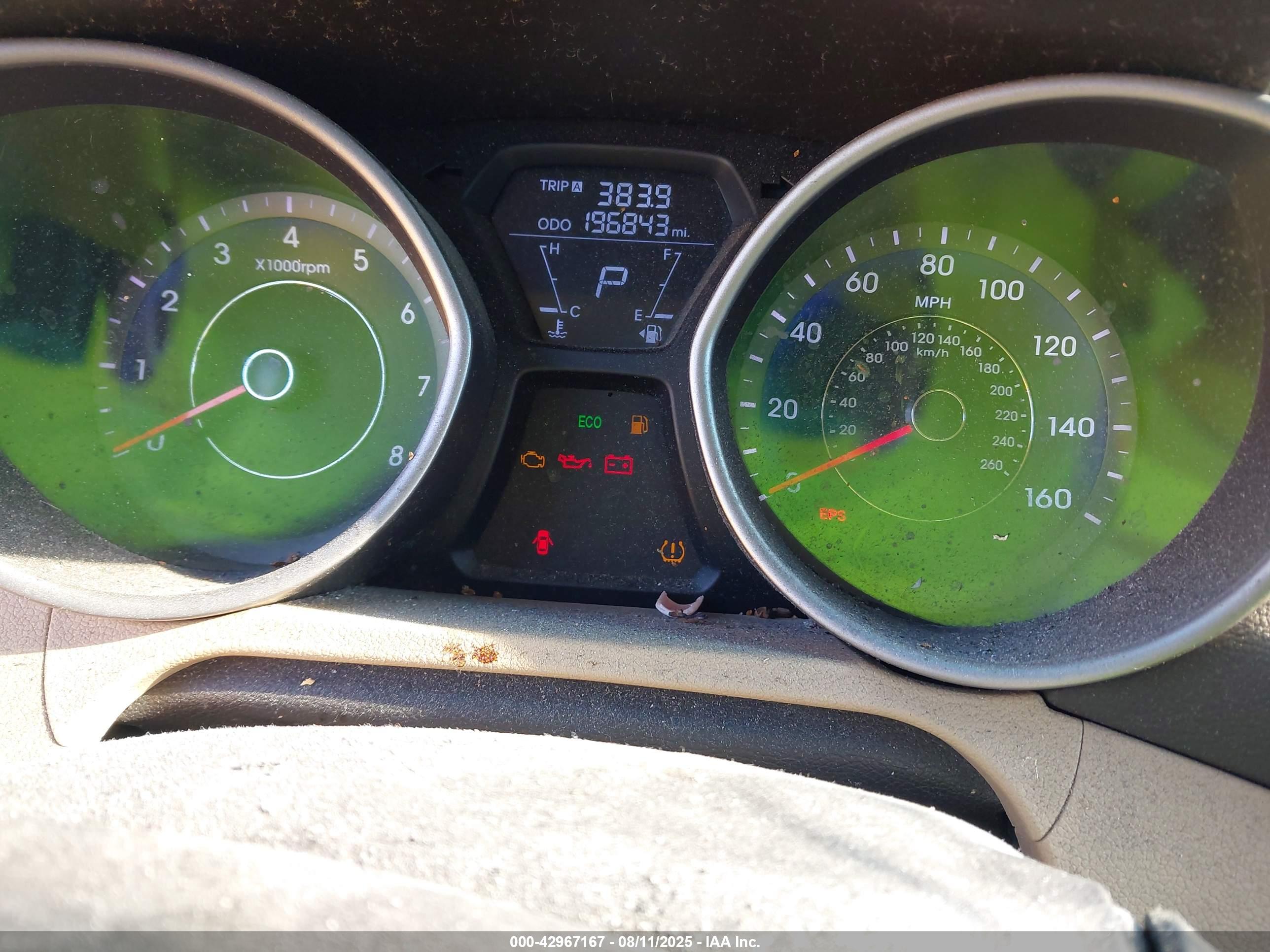 HYUNDAI ELANTRA image 7