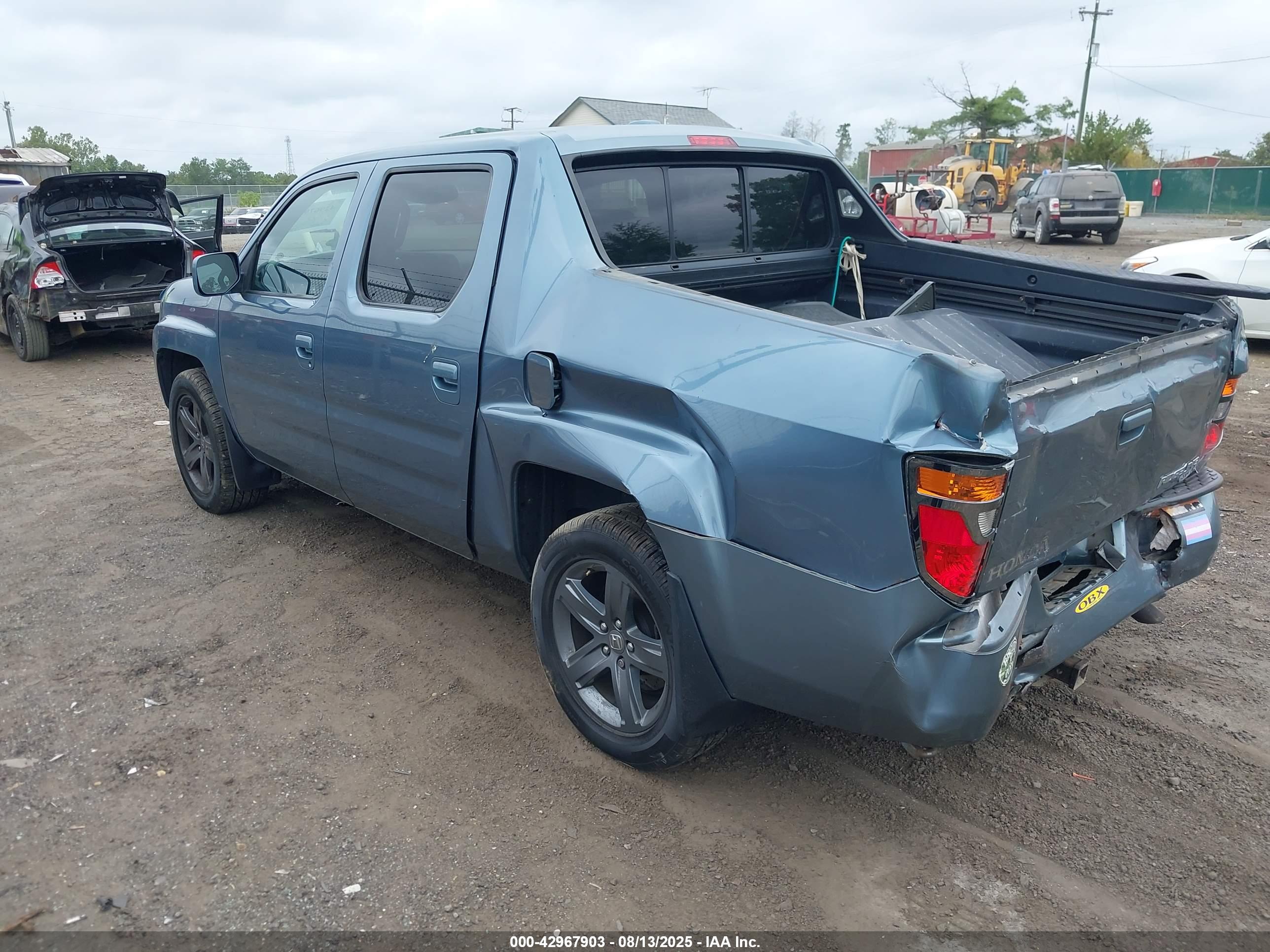 HONDA RIDGELINE image 3