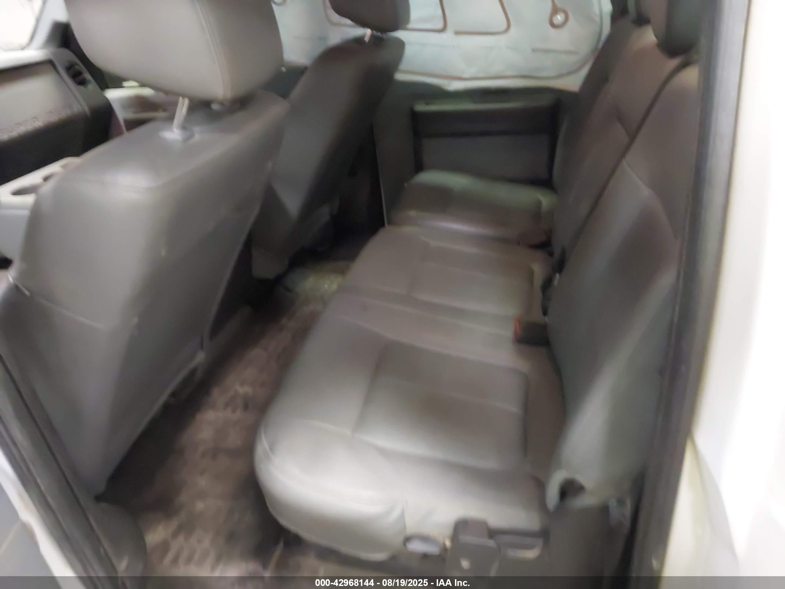 FORD F-350 image 8