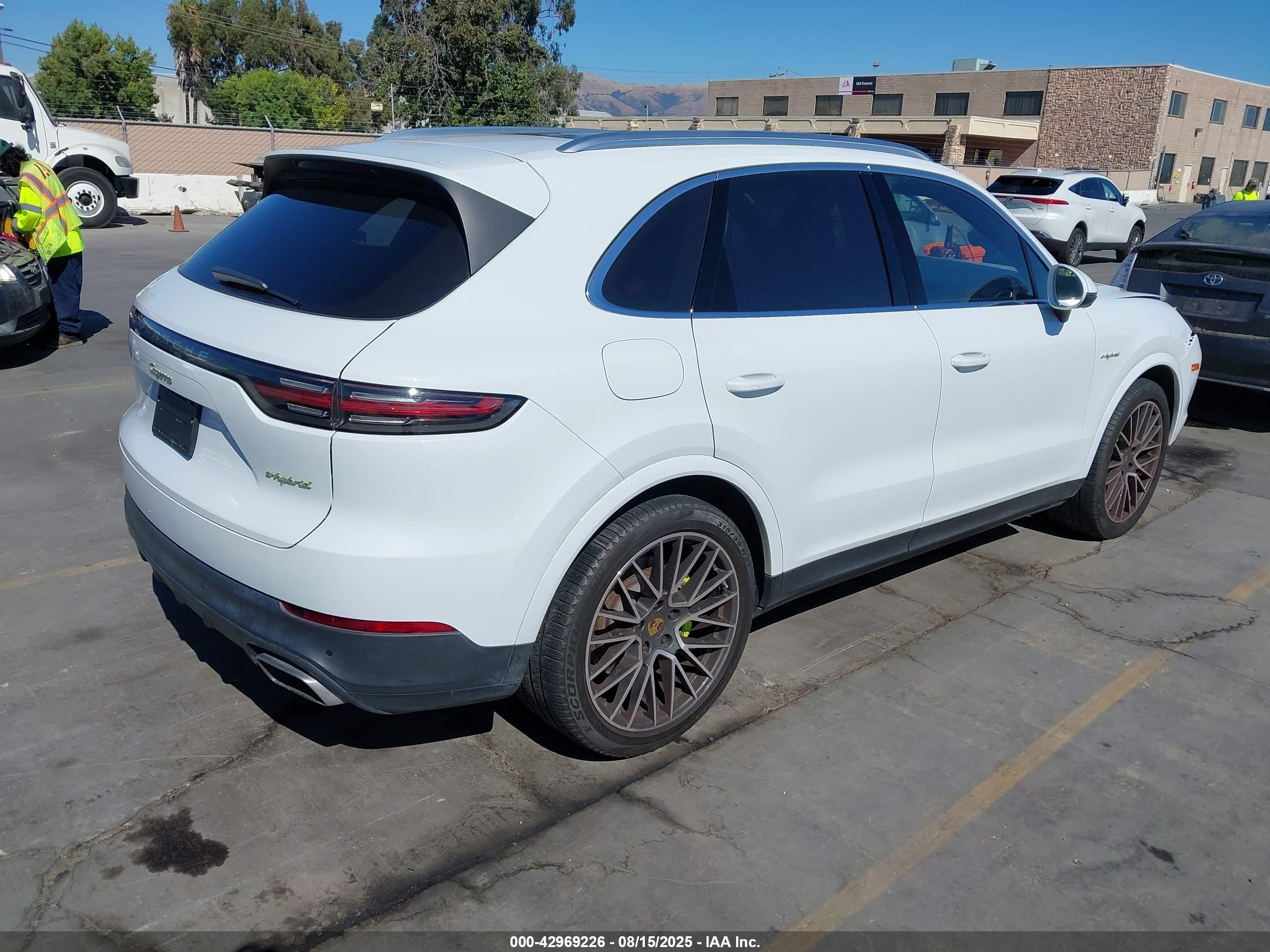 PORSCHE CAYENNE image 4