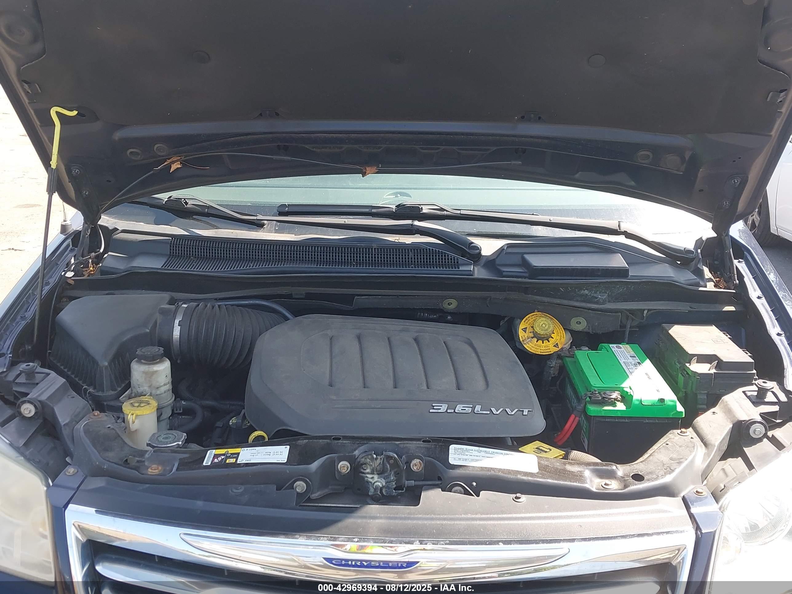 CHRYSLER TOWN image 10