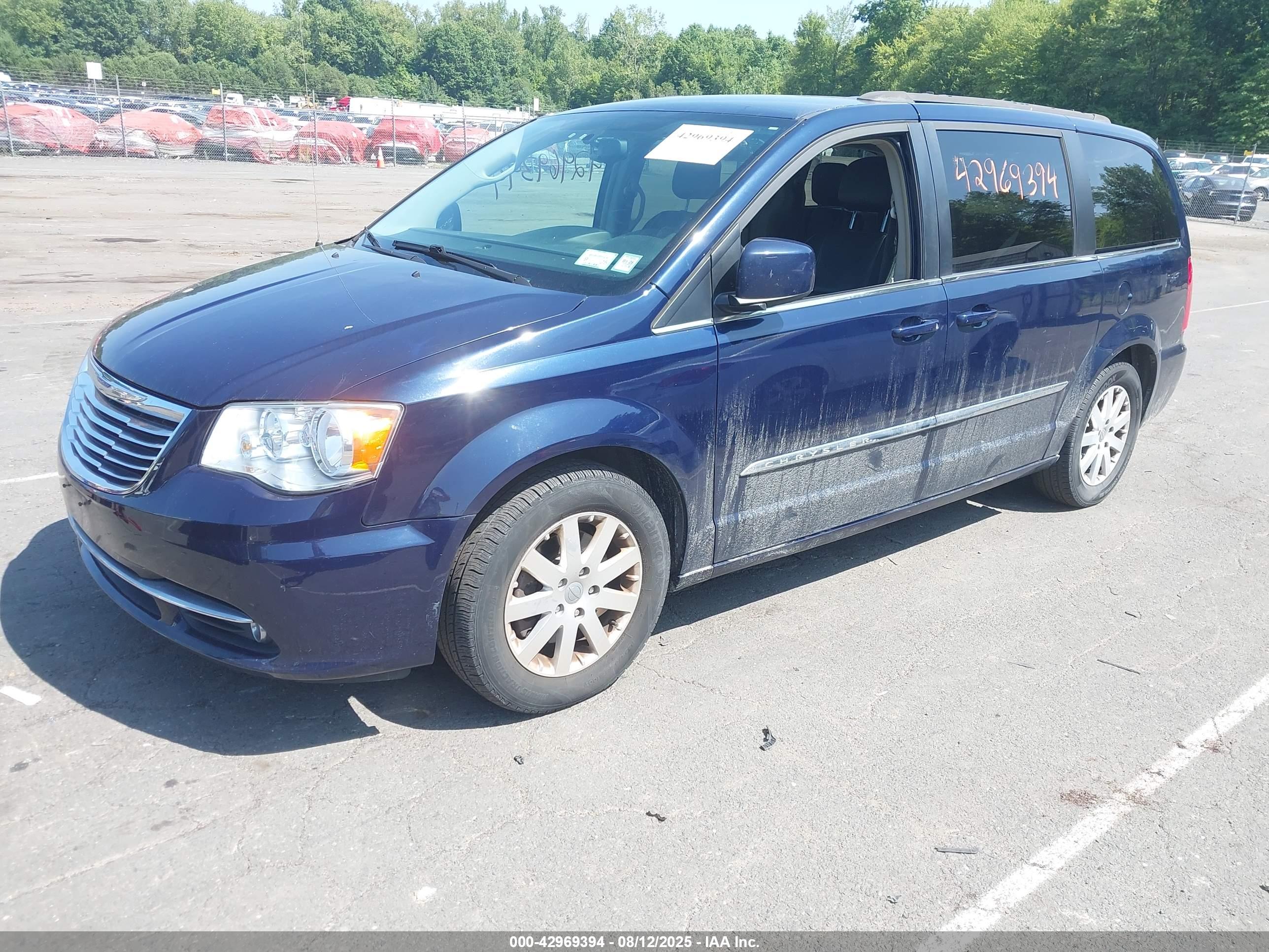 CHRYSLER TOWN image 2