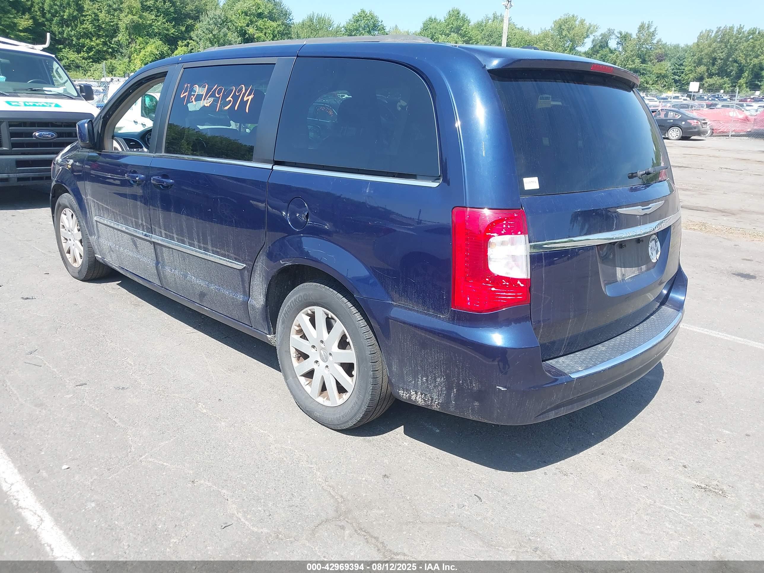 CHRYSLER TOWN image 3