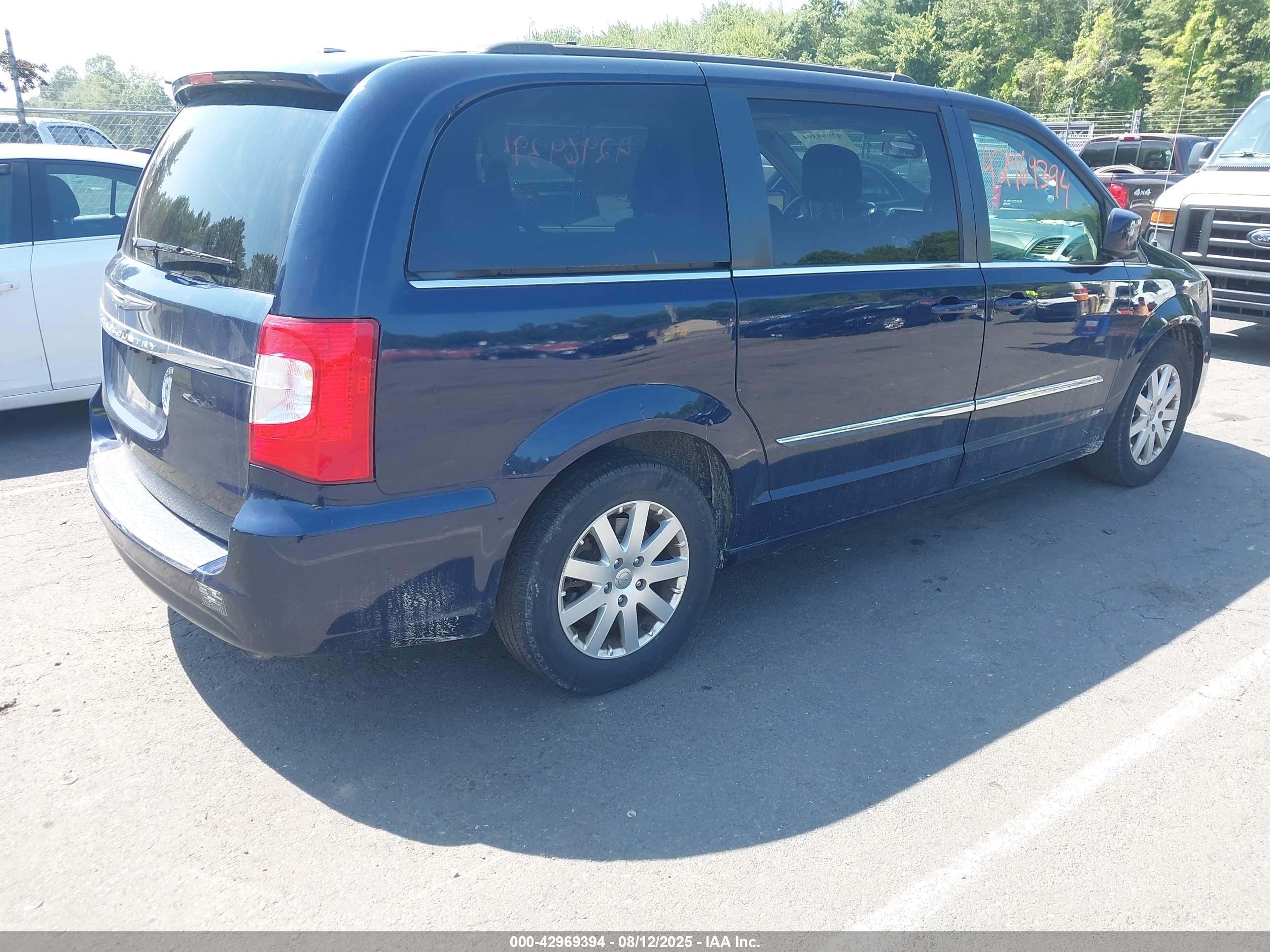 CHRYSLER TOWN image 4