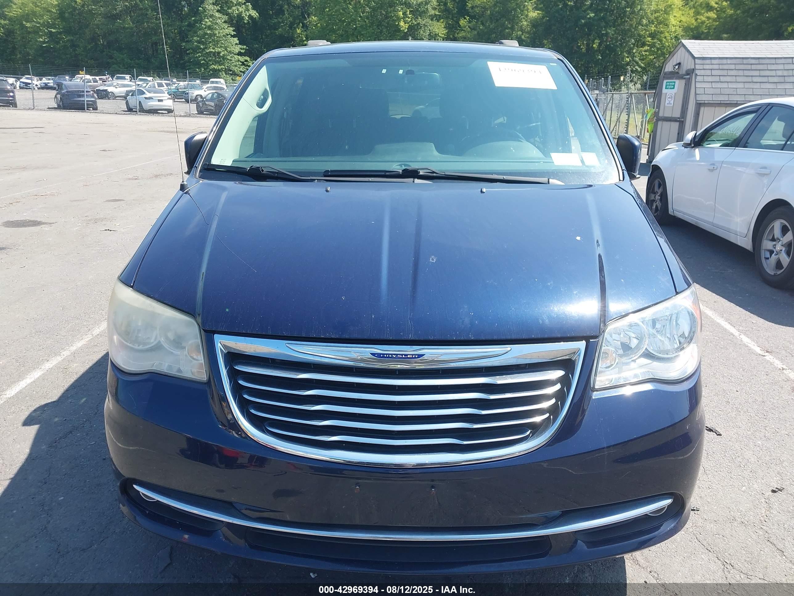 CHRYSLER TOWN image 6