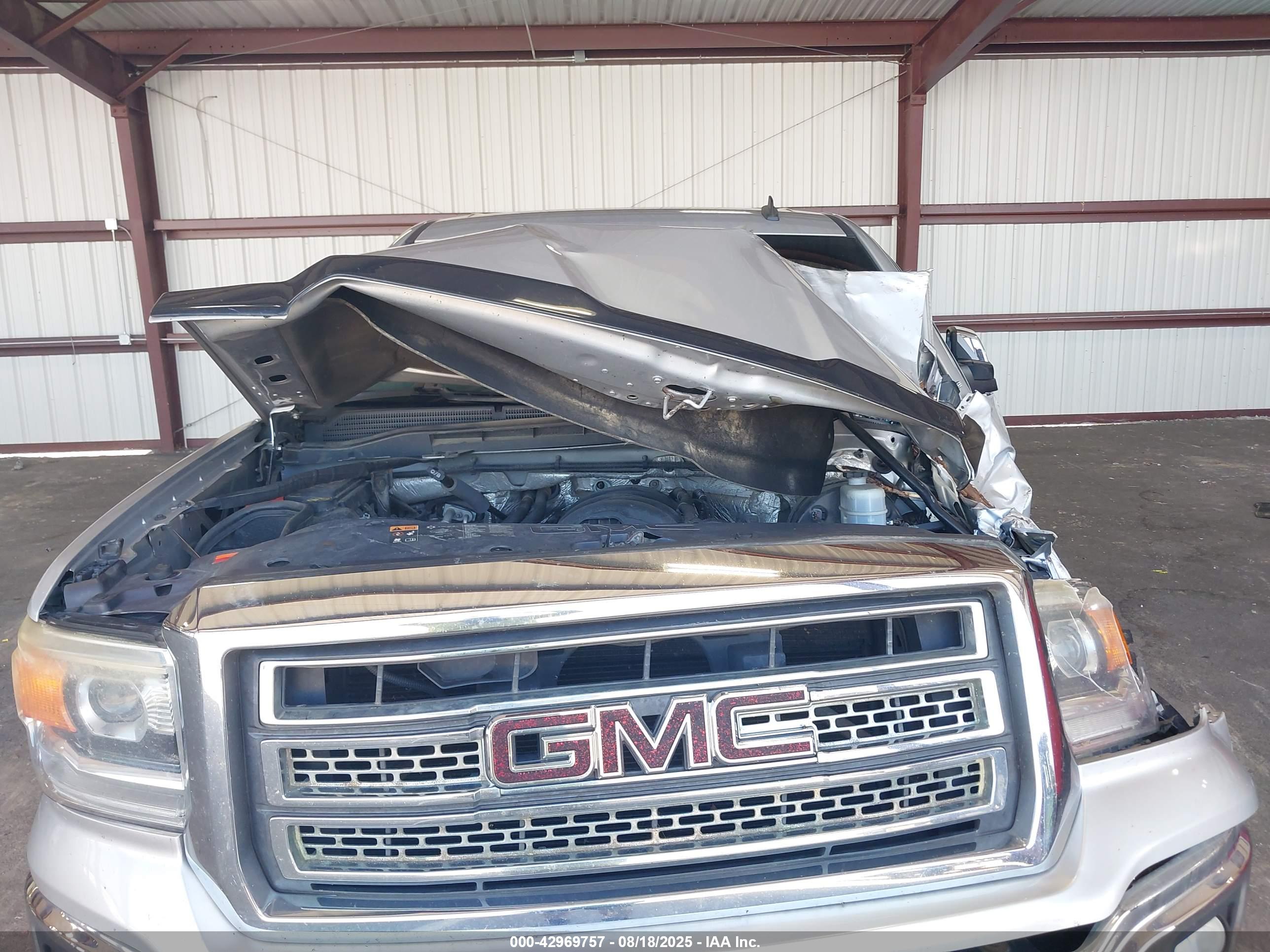 GMC SIERRA image 10