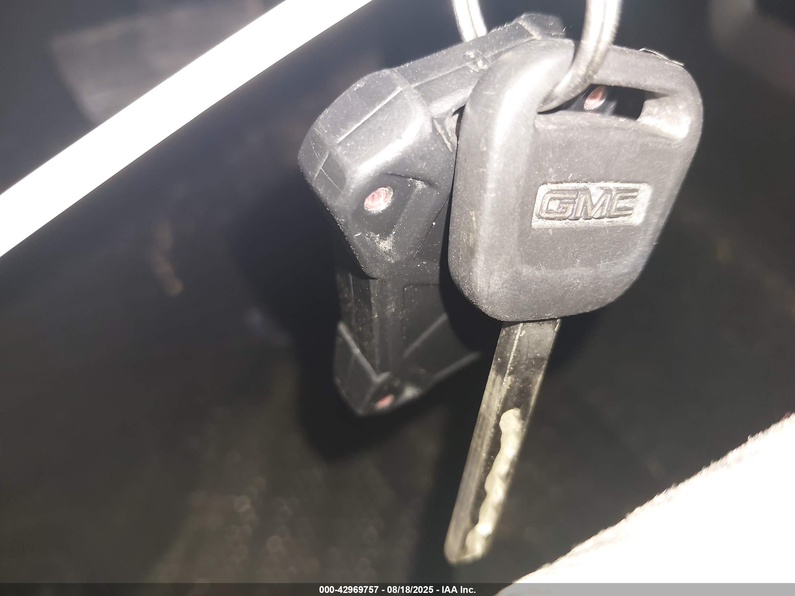 GMC SIERRA image 11