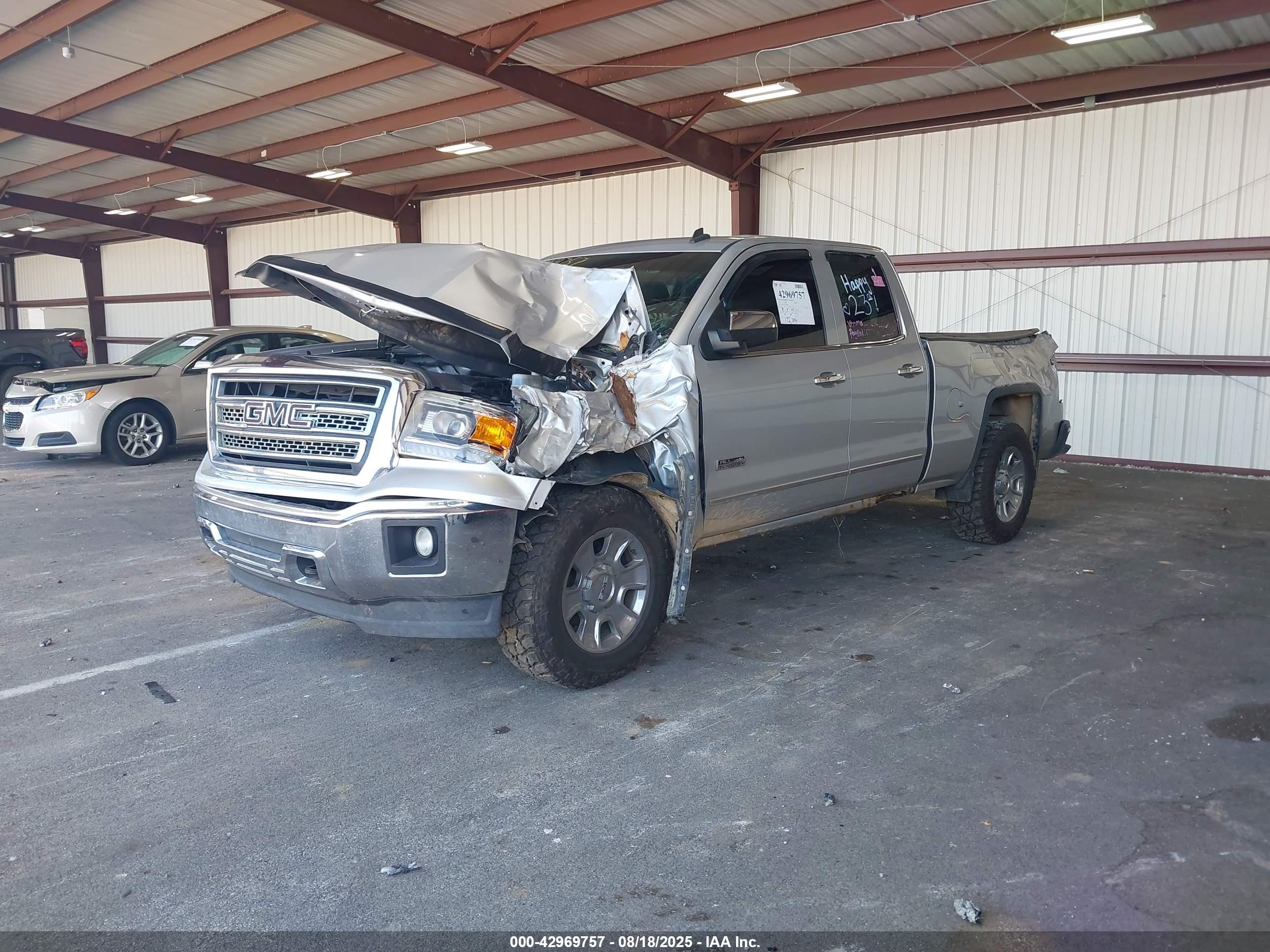GMC SIERRA image 2
