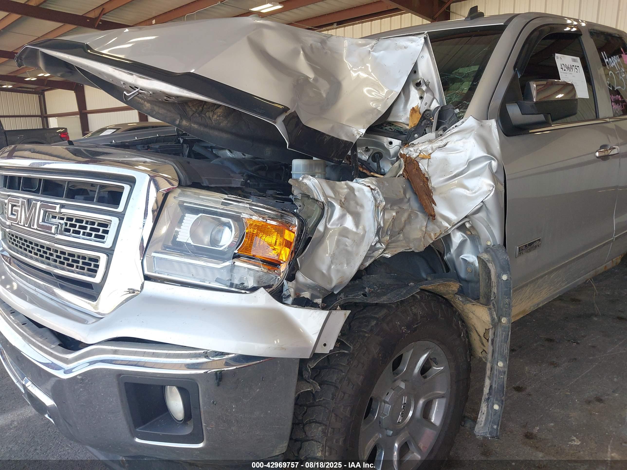 GMC SIERRA image 6