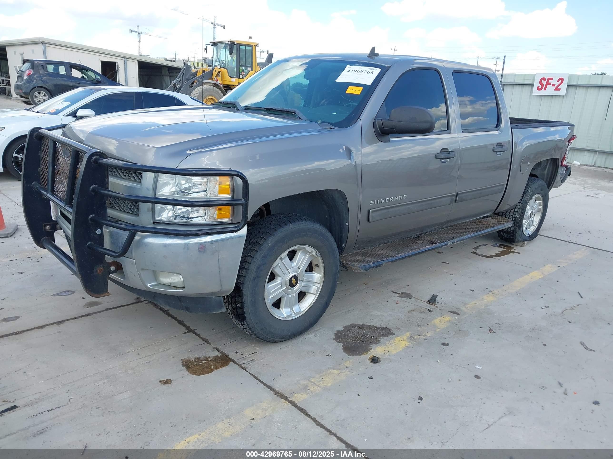 CHEVROLET SILVERADO image 2